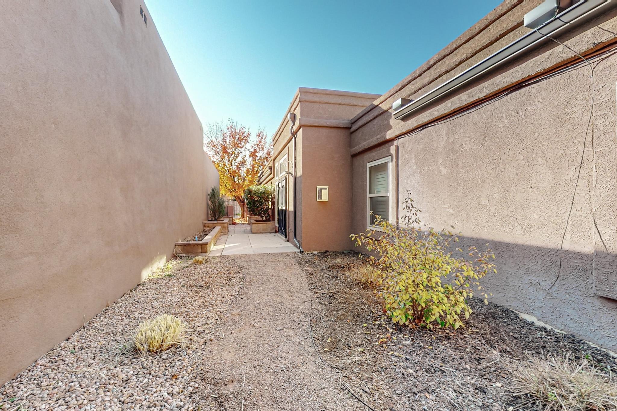 9663 DE VARGAS Loop NE