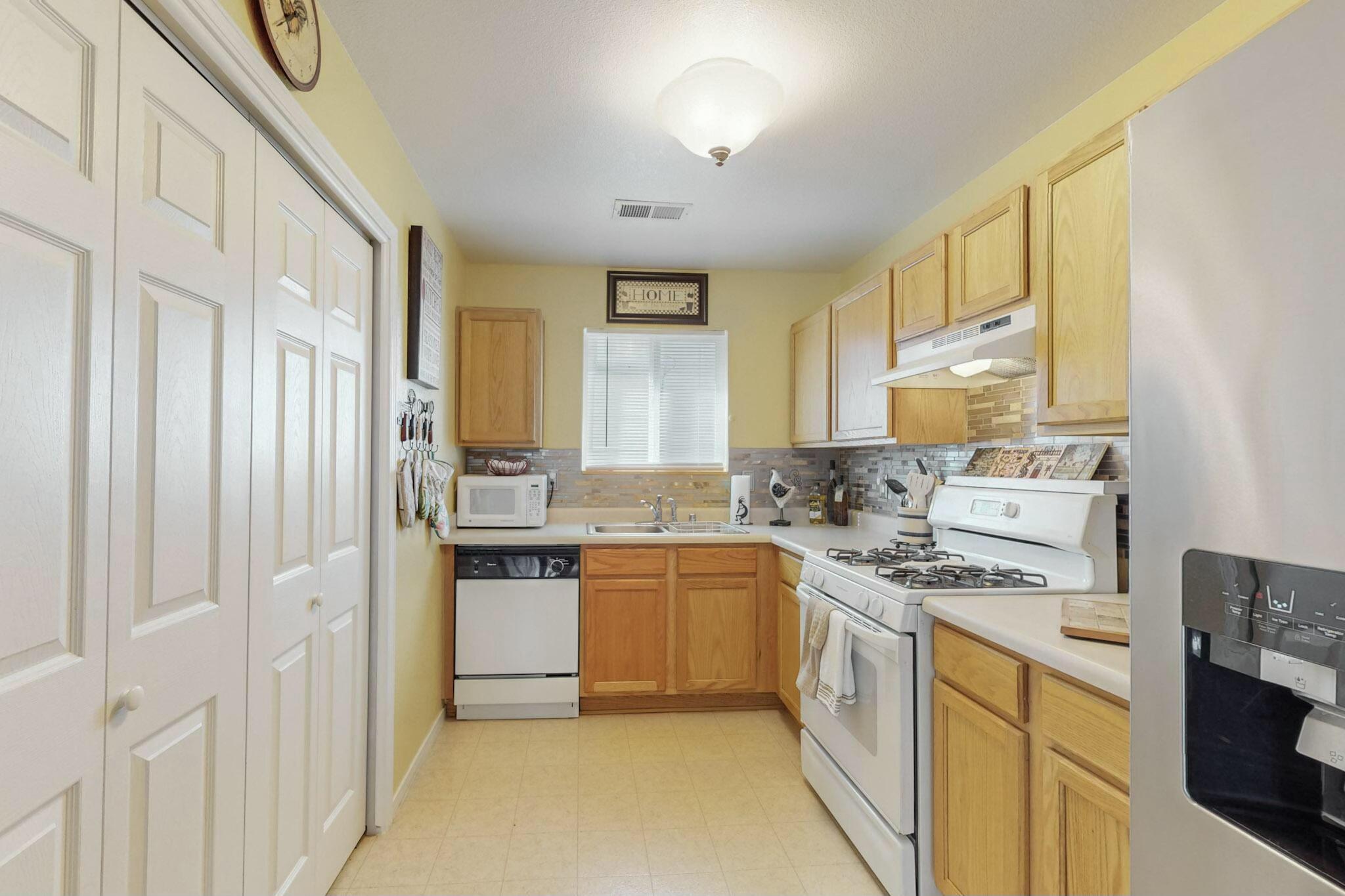 613 MORNING MEADOWS Drive NE