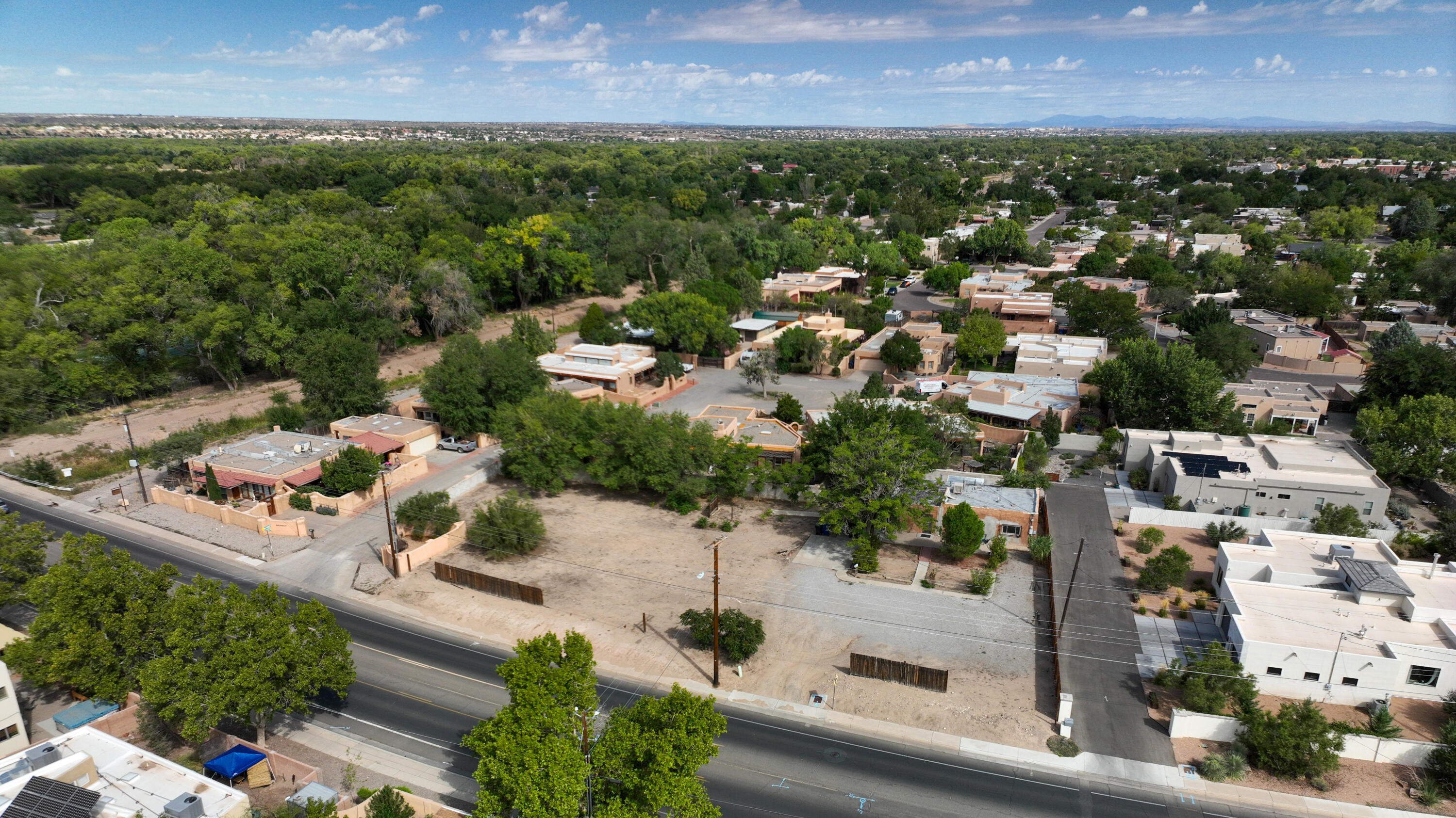 2203 CANDELARIA Road NW