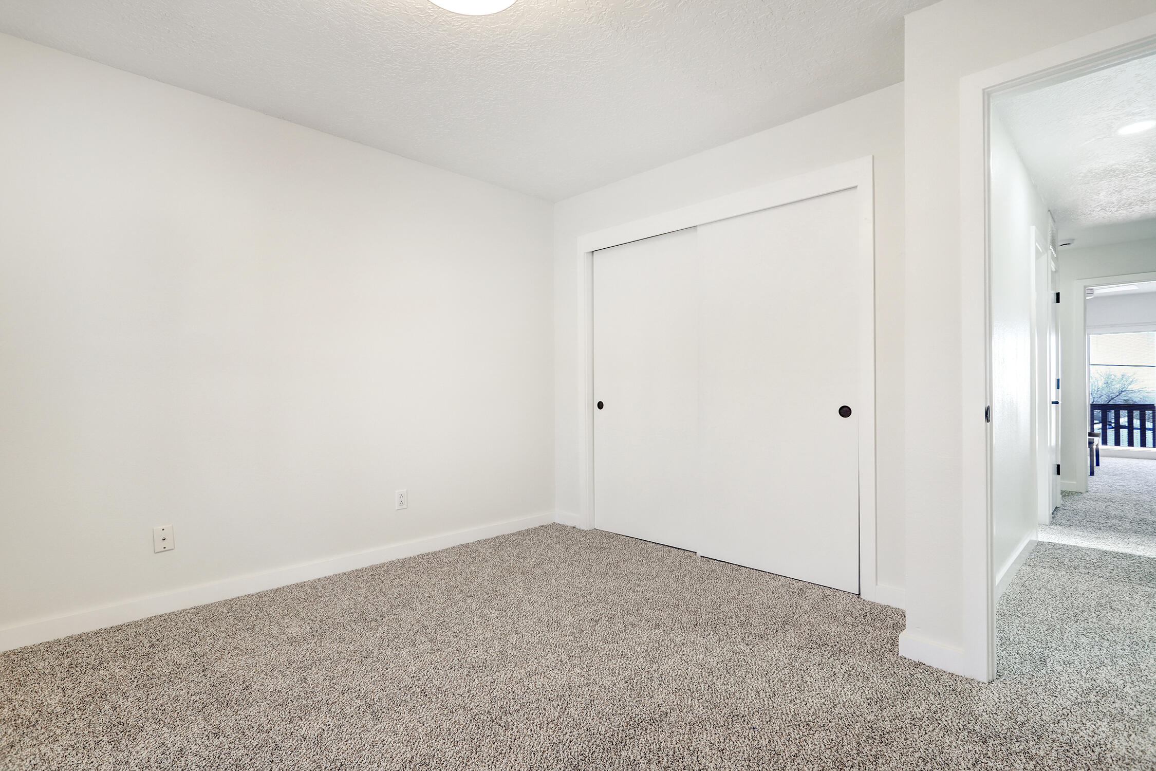 617 MARK Drive NE