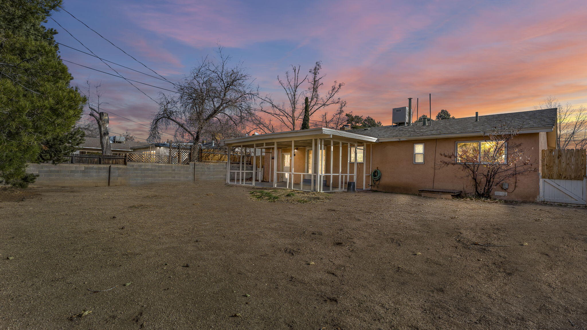 2827 DAKOTA Street NE