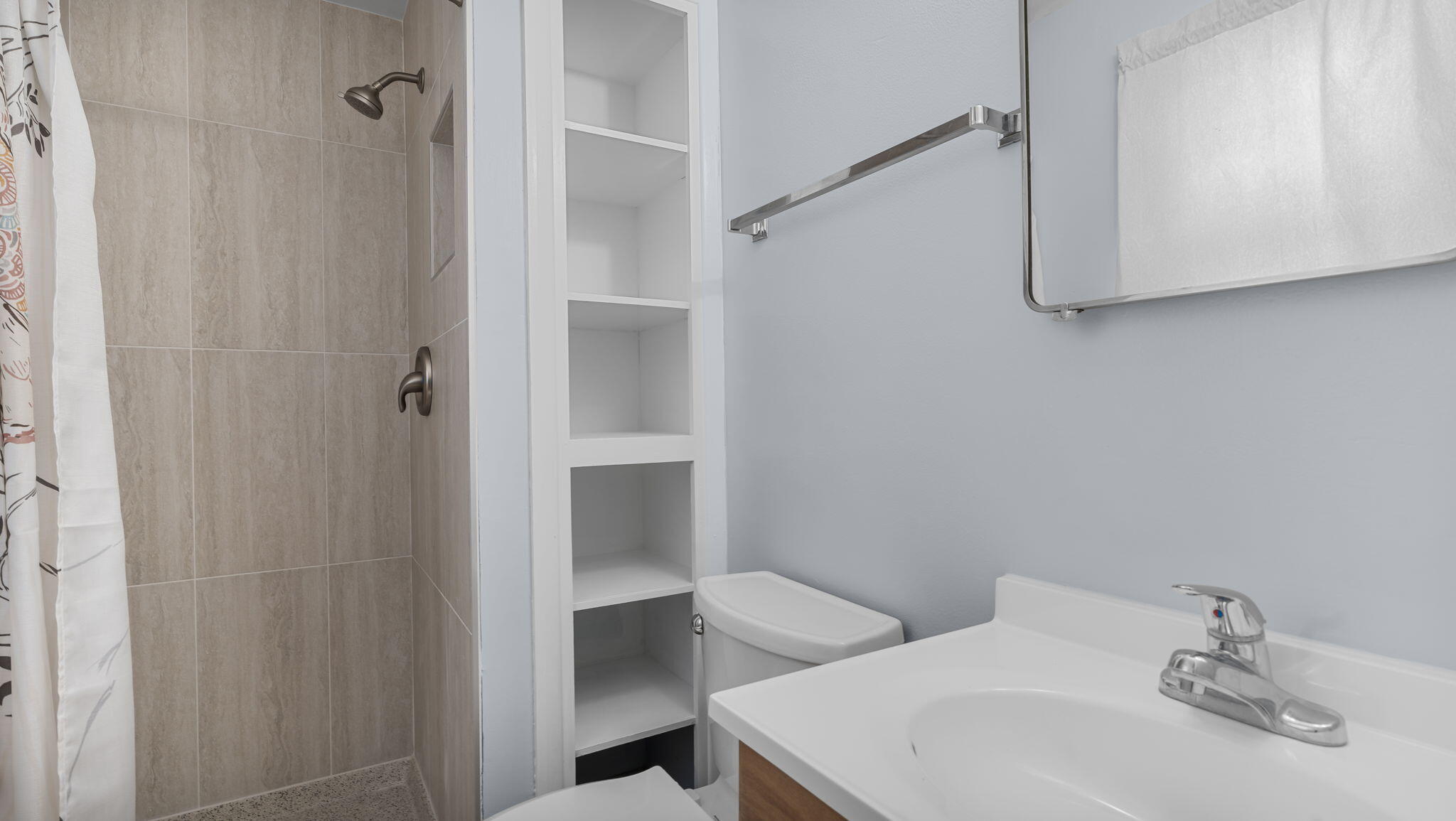 2827 DAKOTA Street NE