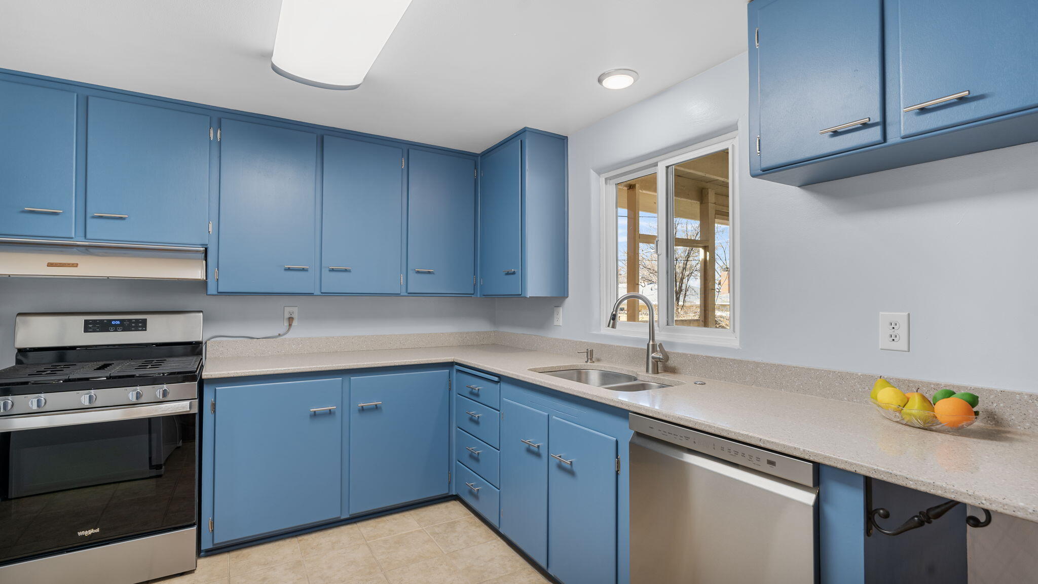 2827 DAKOTA Street NE