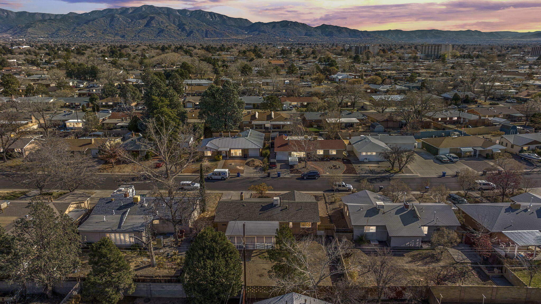 2827 DAKOTA Street NE