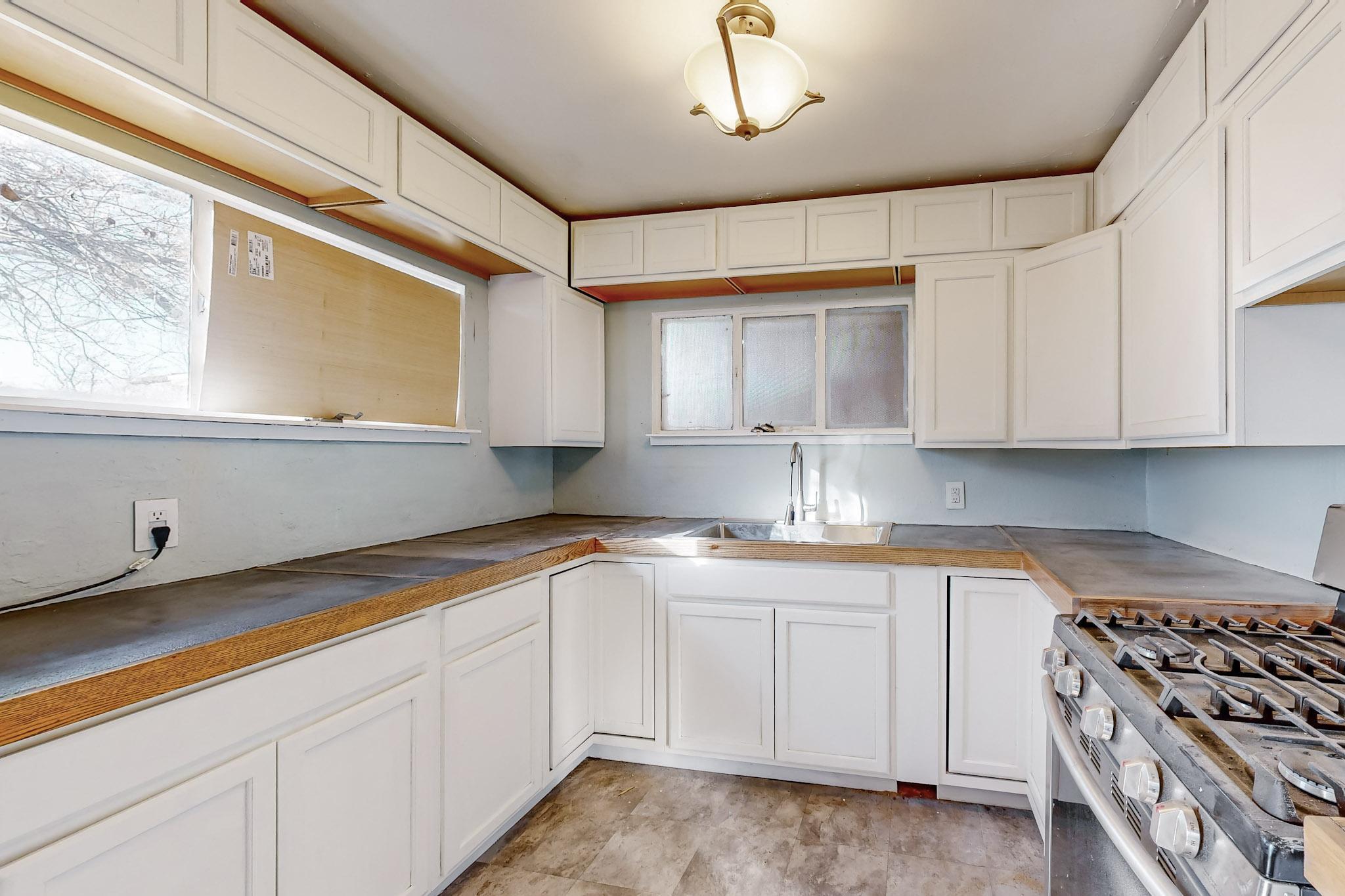 3333 GABALDON Place NW