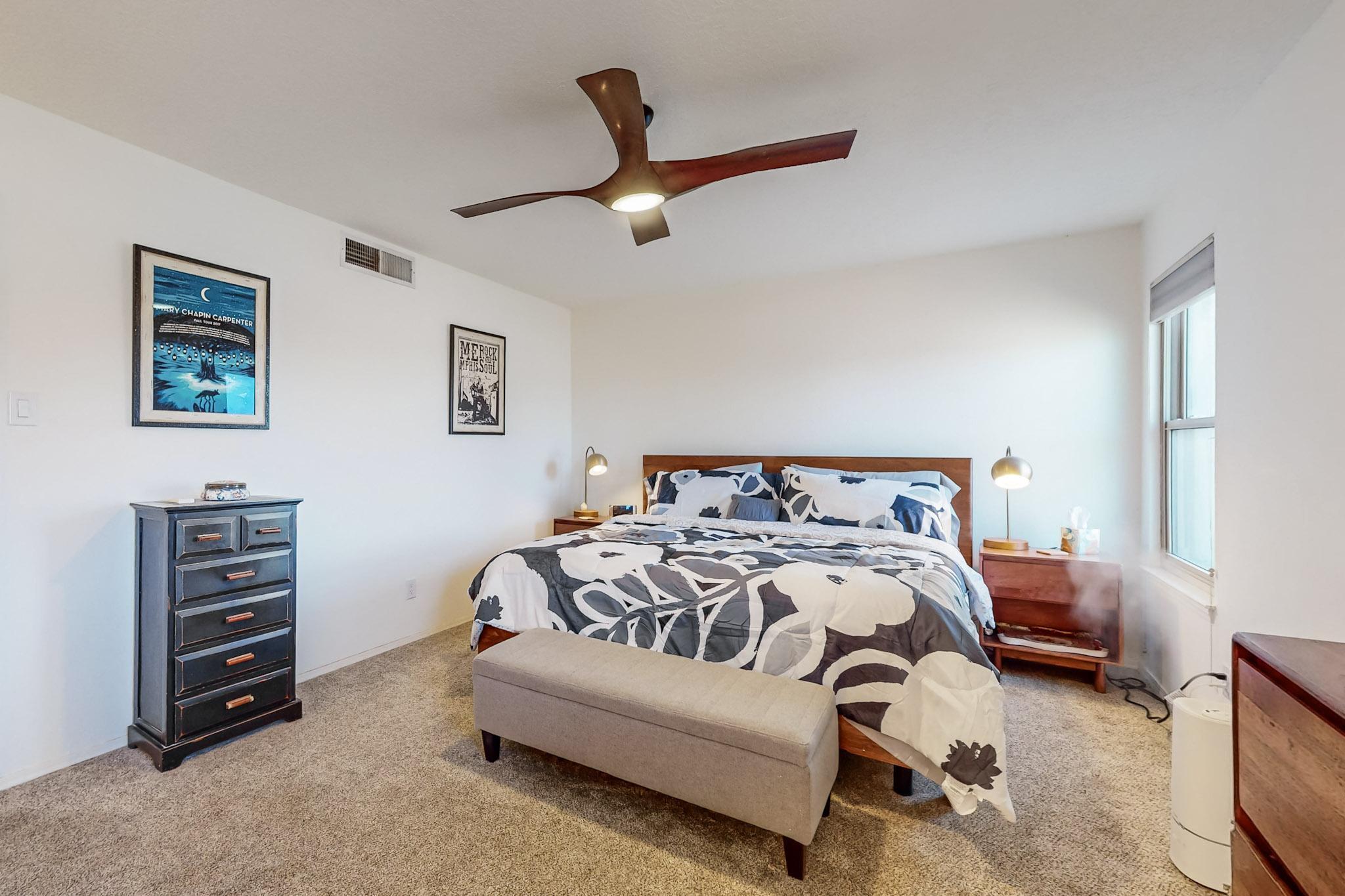 5321 VERONICA Drive NE