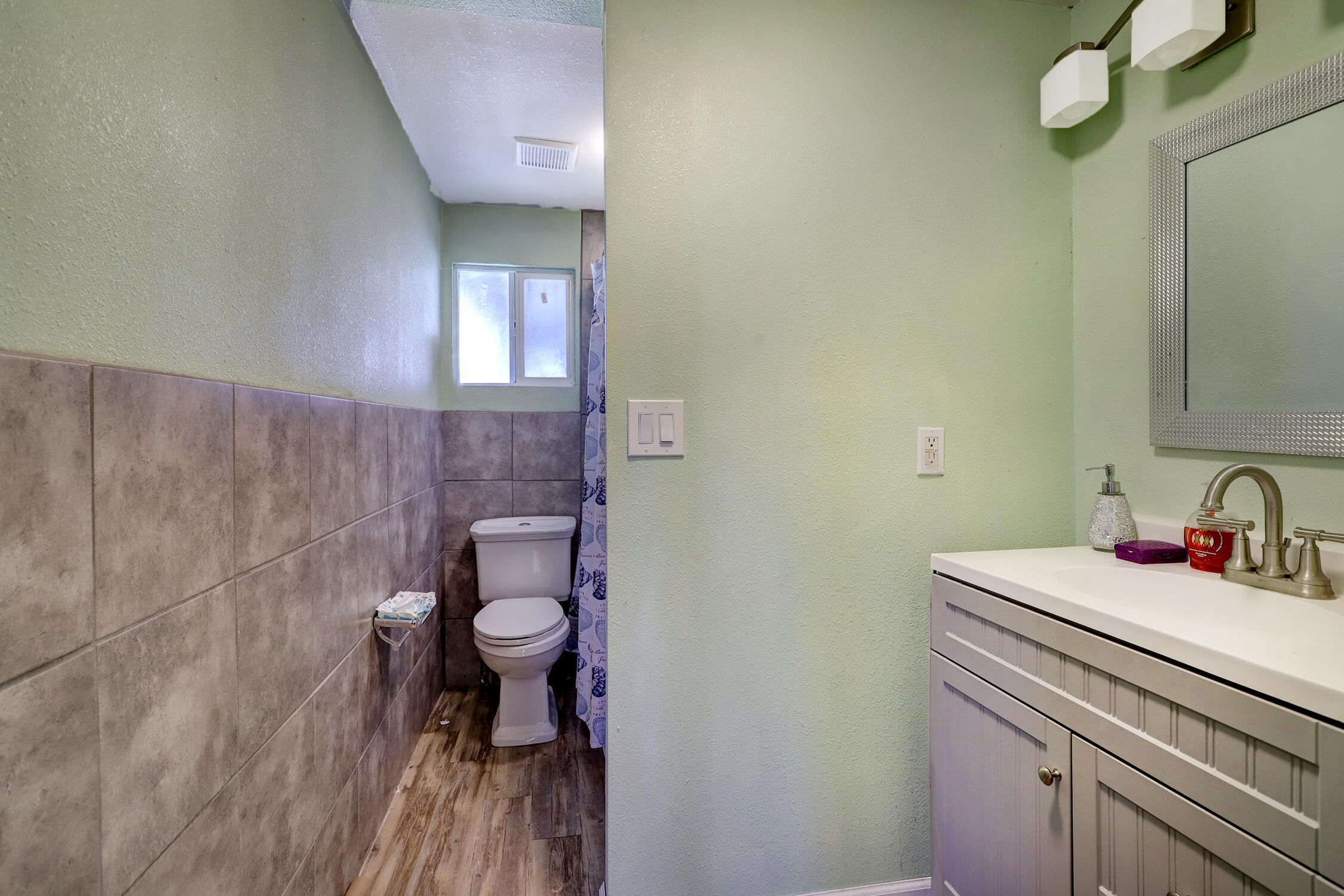 11501 ANGELINA Place NE