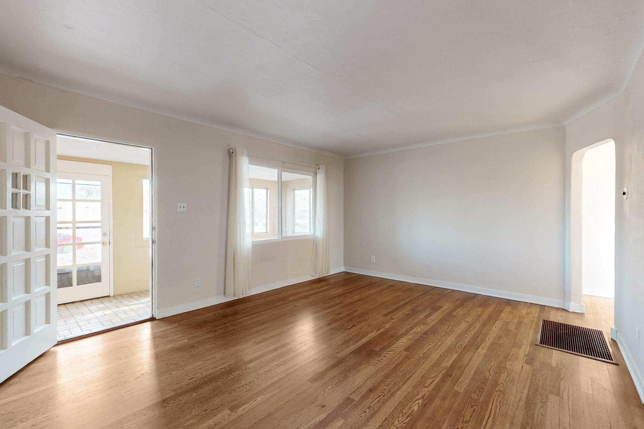 3040 Mackland Avenue NE