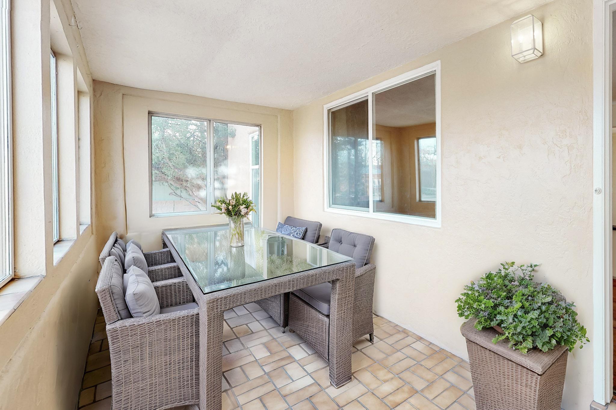 3040 Mackland Avenue NE