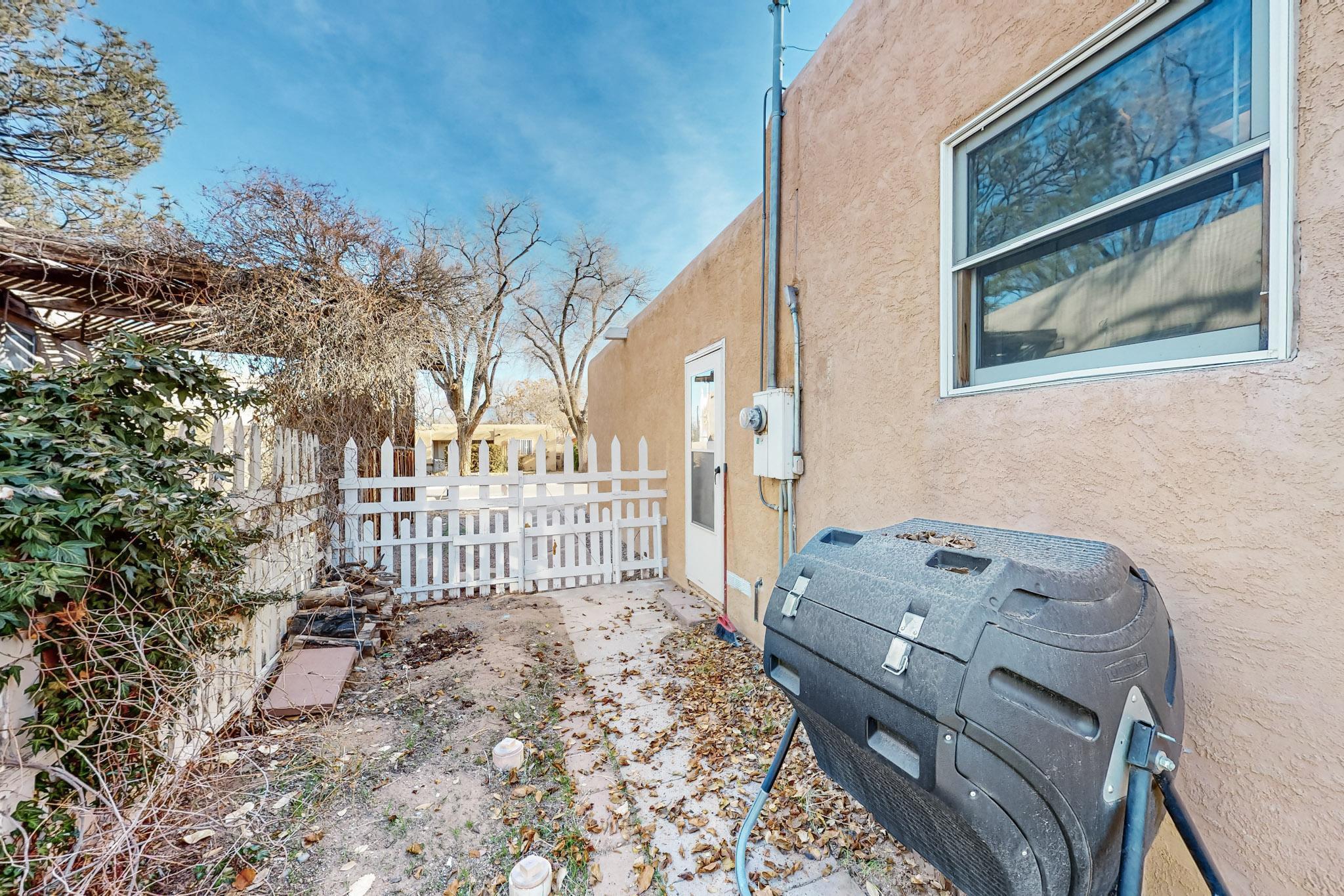 3040 Mackland Avenue NE