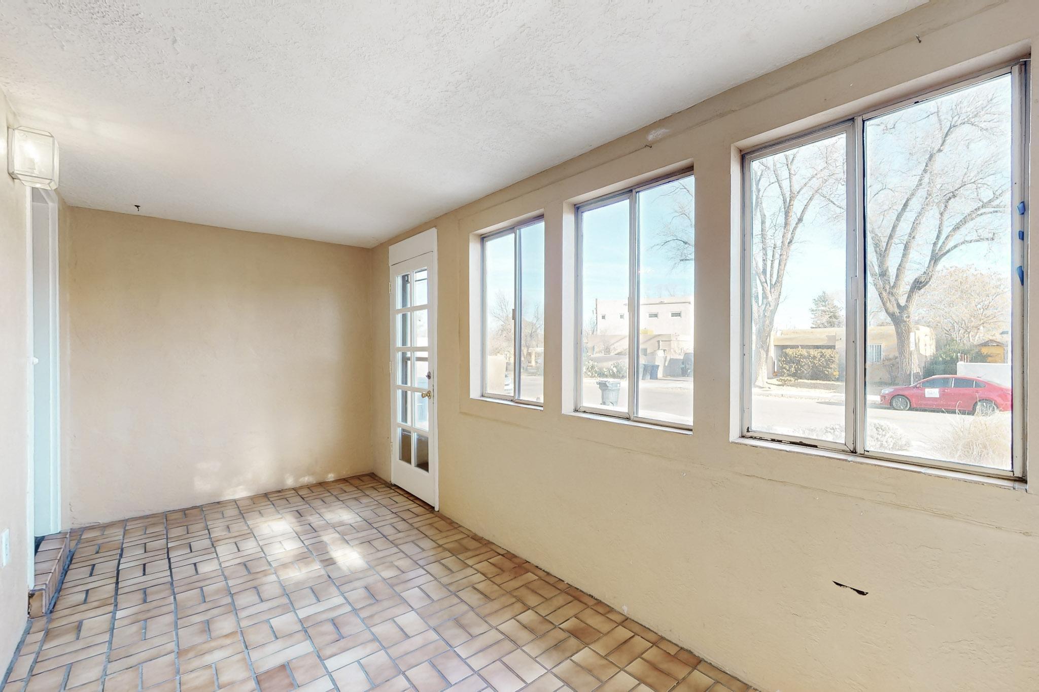 3040 Mackland Avenue NE