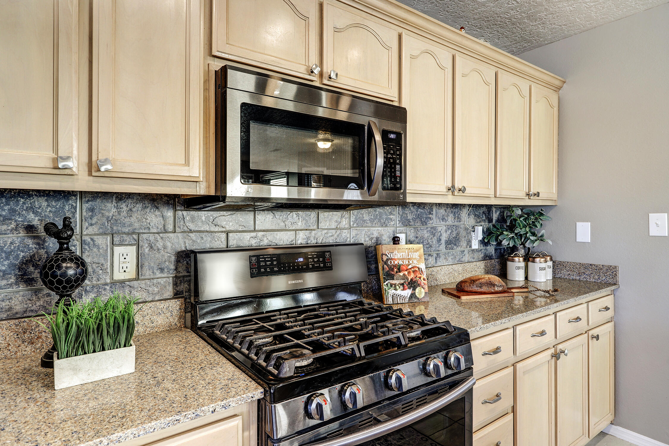 1316 Vista Centro Drive SW