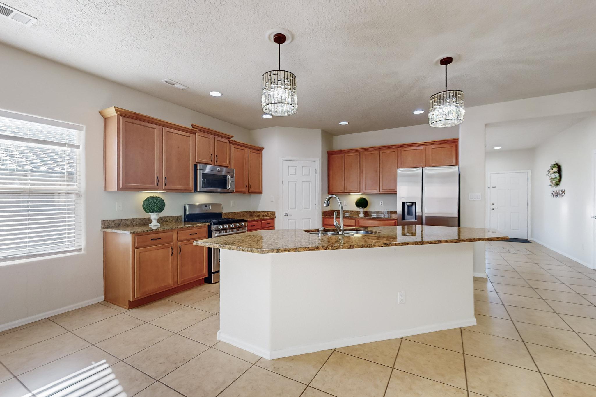 421 PASEO VISTA Loop NE