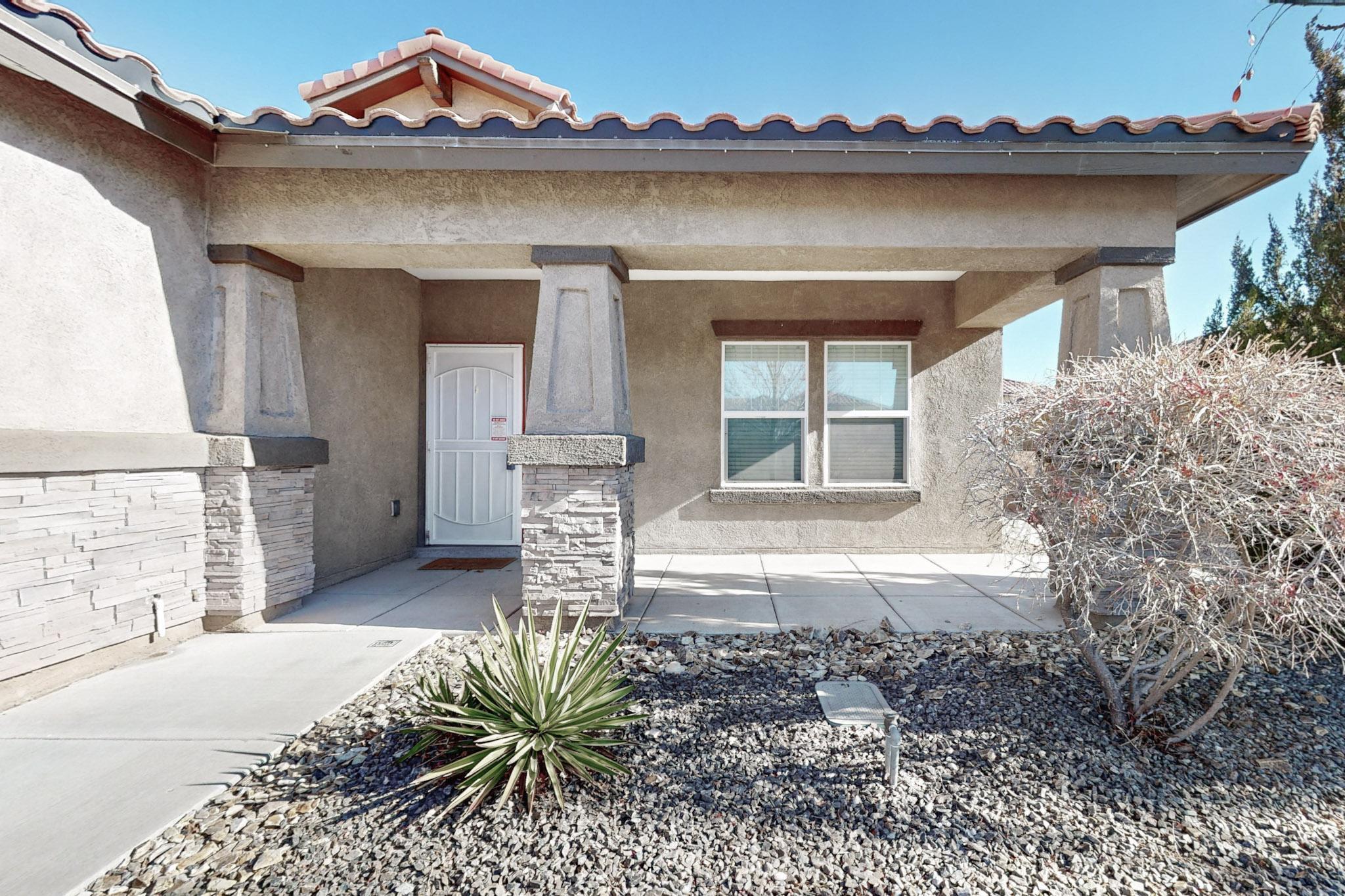 421 PASEO VISTA Loop NE
