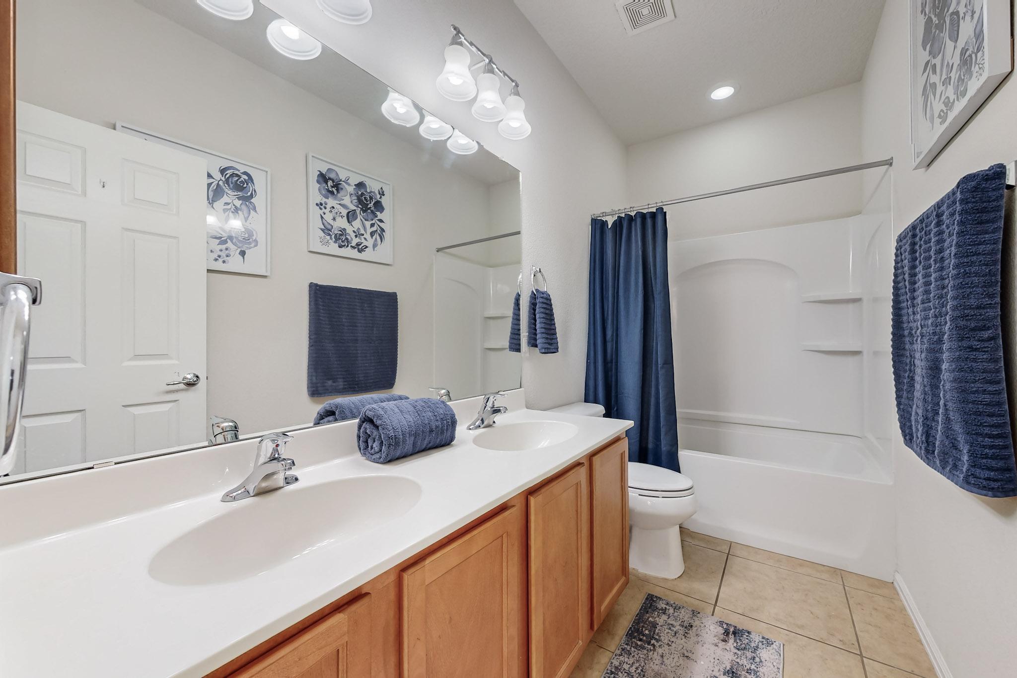 421 PASEO VISTA Loop NE