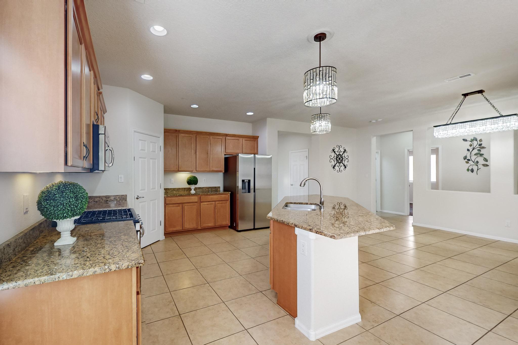 421 PASEO VISTA Loop NE