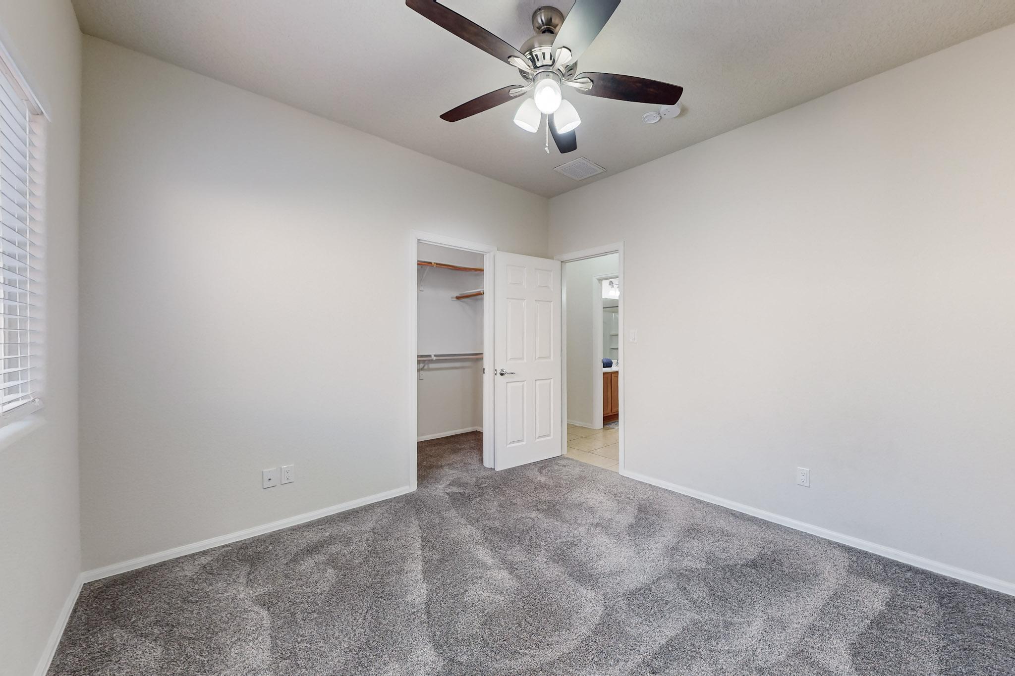 421 PASEO VISTA Loop NE