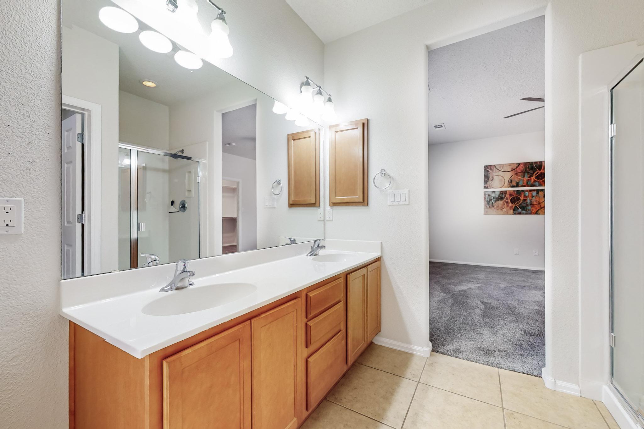 421 PASEO VISTA Loop NE