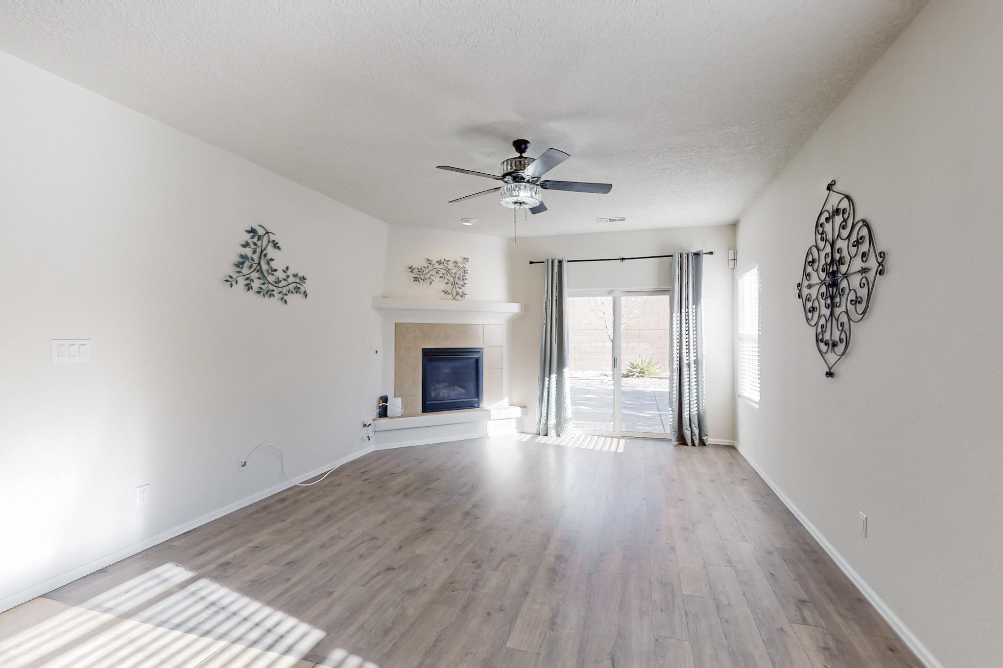 421 PASEO VISTA Loop NE