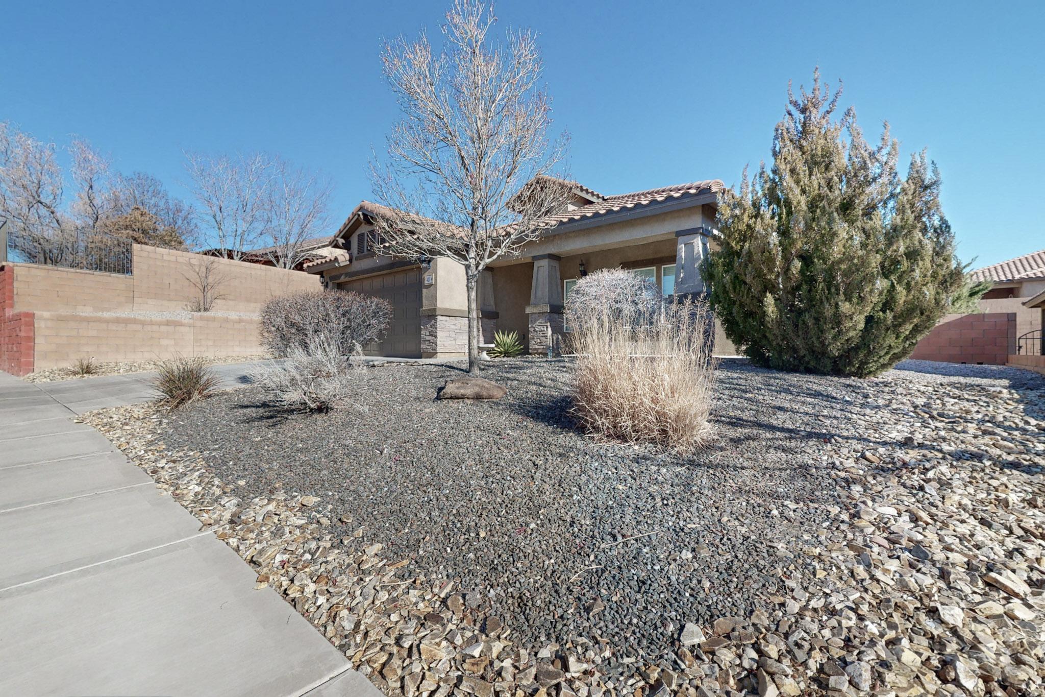 421 PASEO VISTA Loop NE