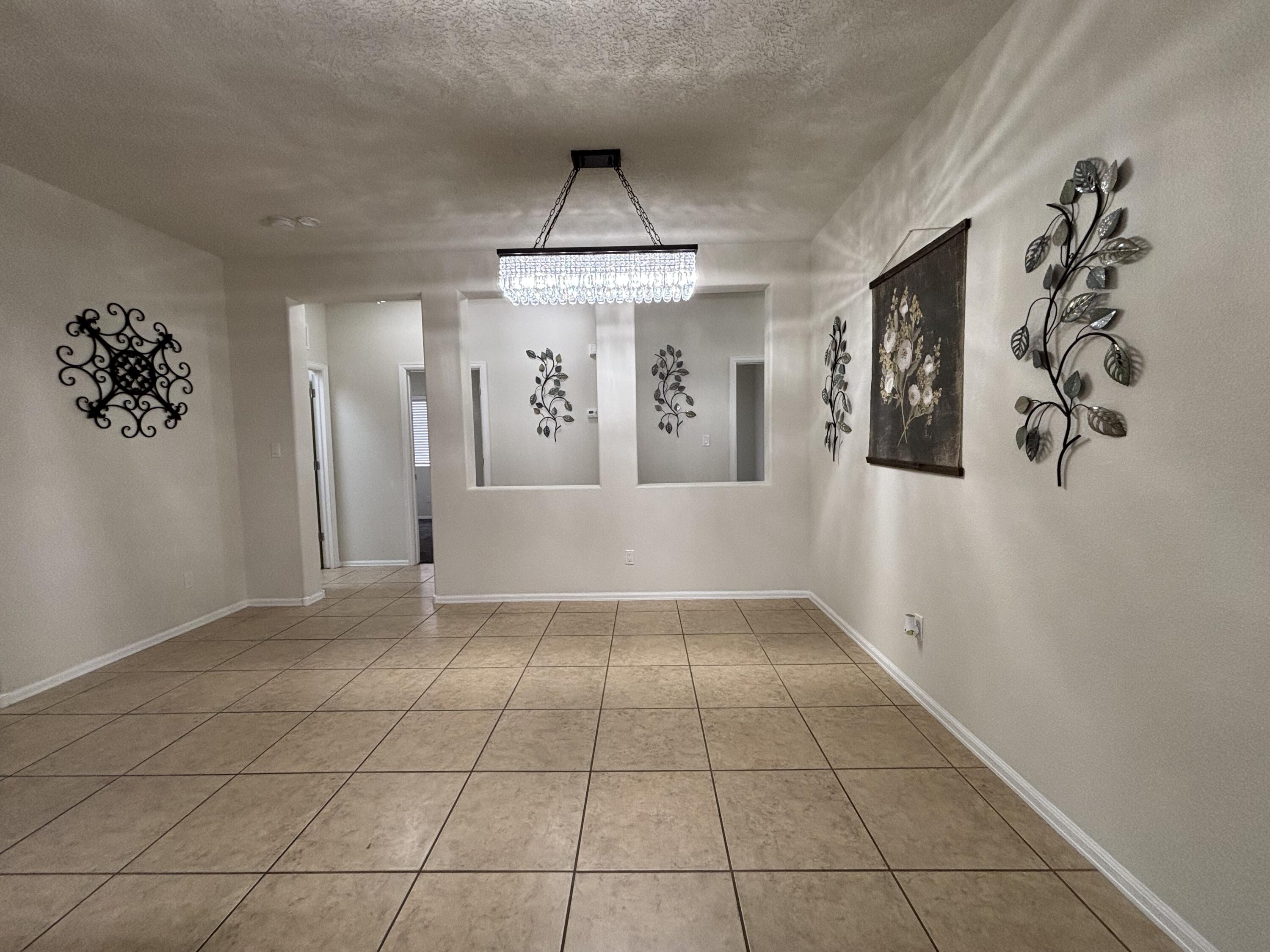 421 PASEO VISTA Loop NE