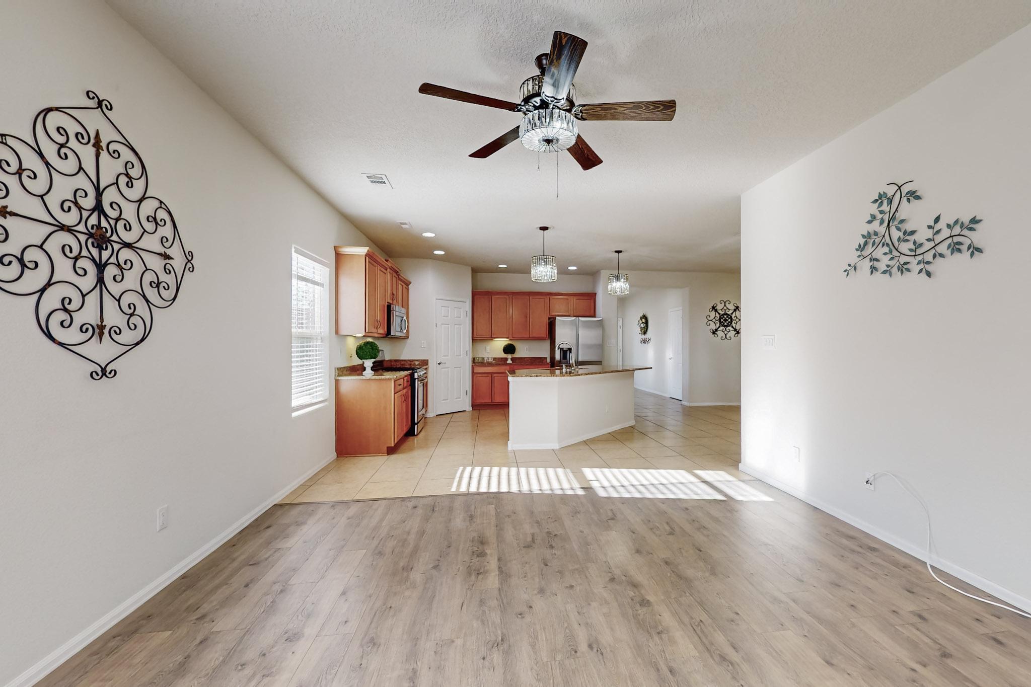 421 PASEO VISTA Loop NE