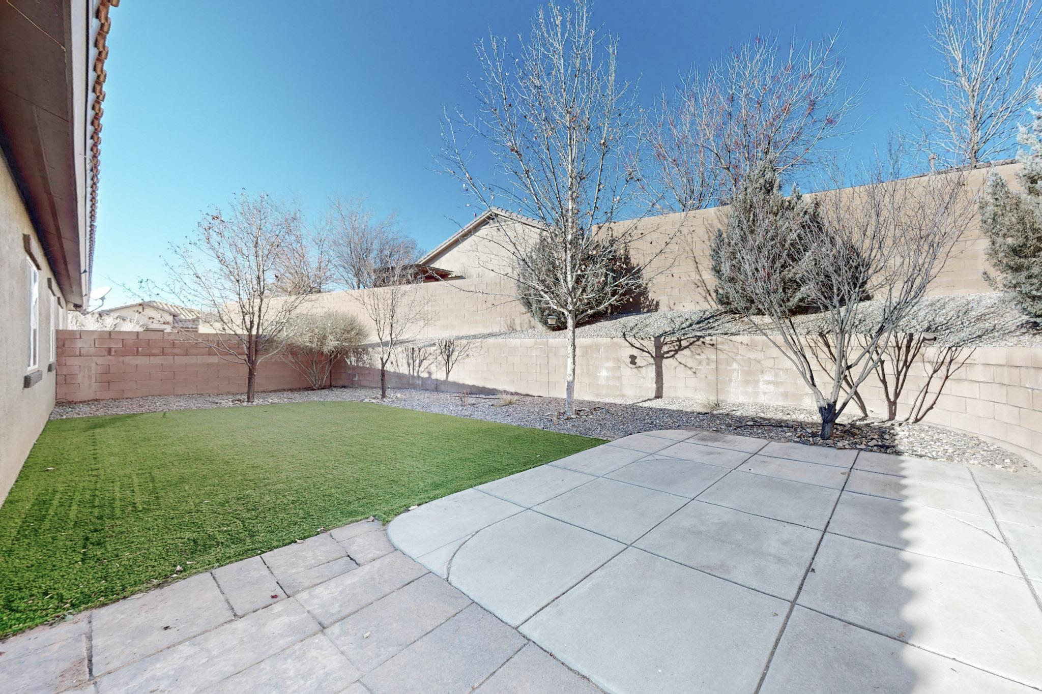 421 PASEO VISTA Loop NE