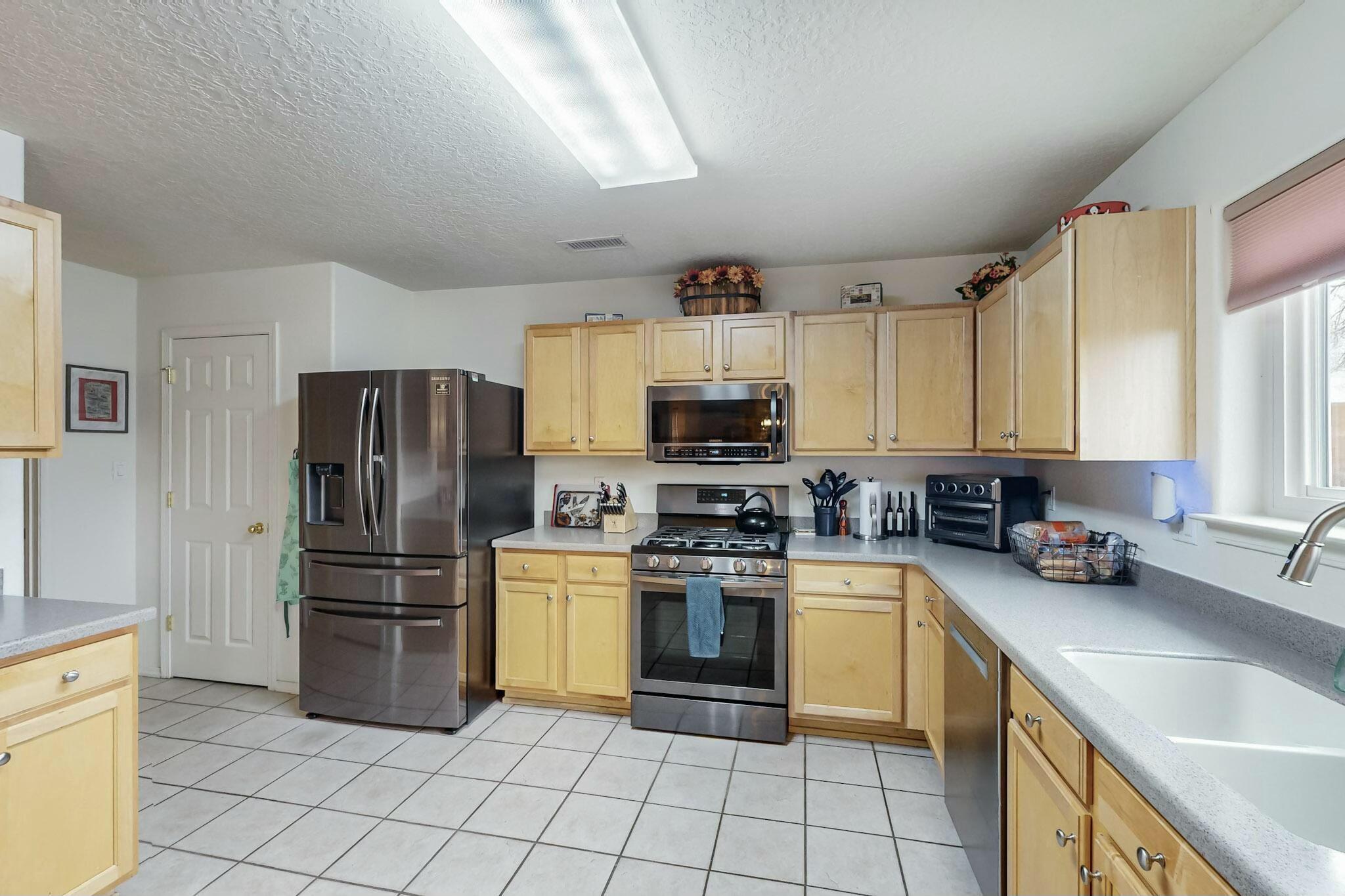 6541 GRANTS Drive NE