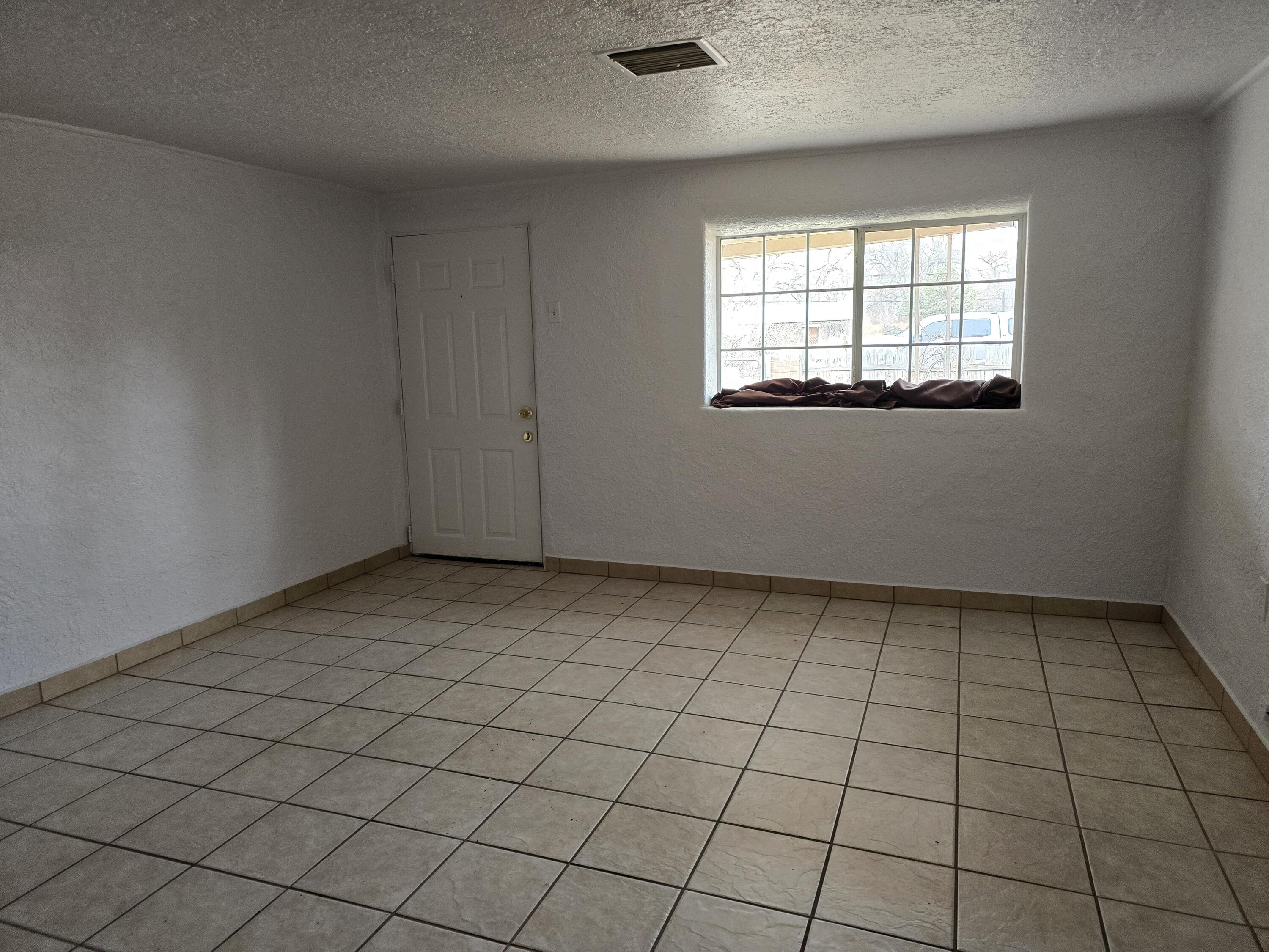 2537 LA VEGA Drive SW