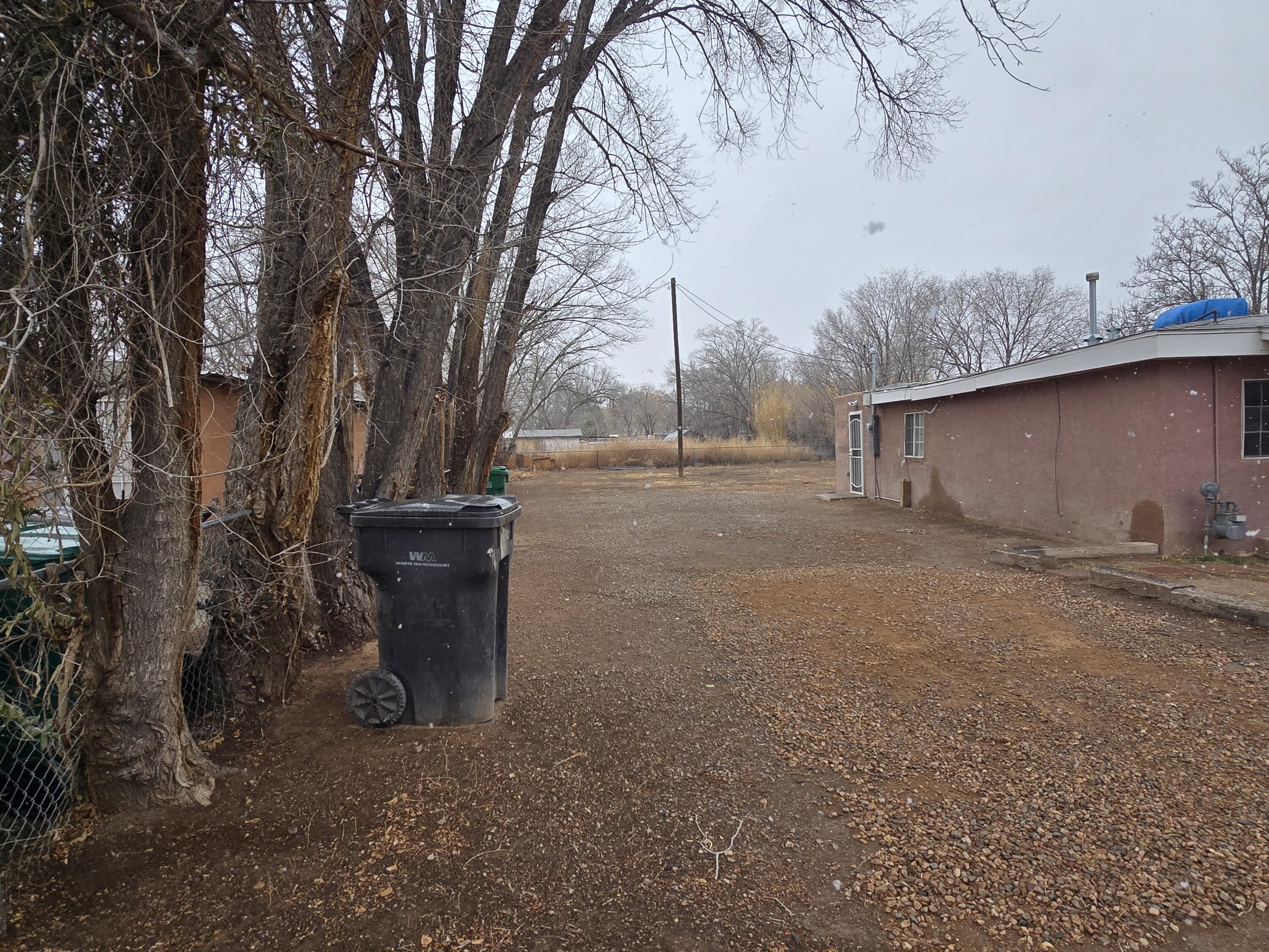 2537 LA VEGA Drive SW