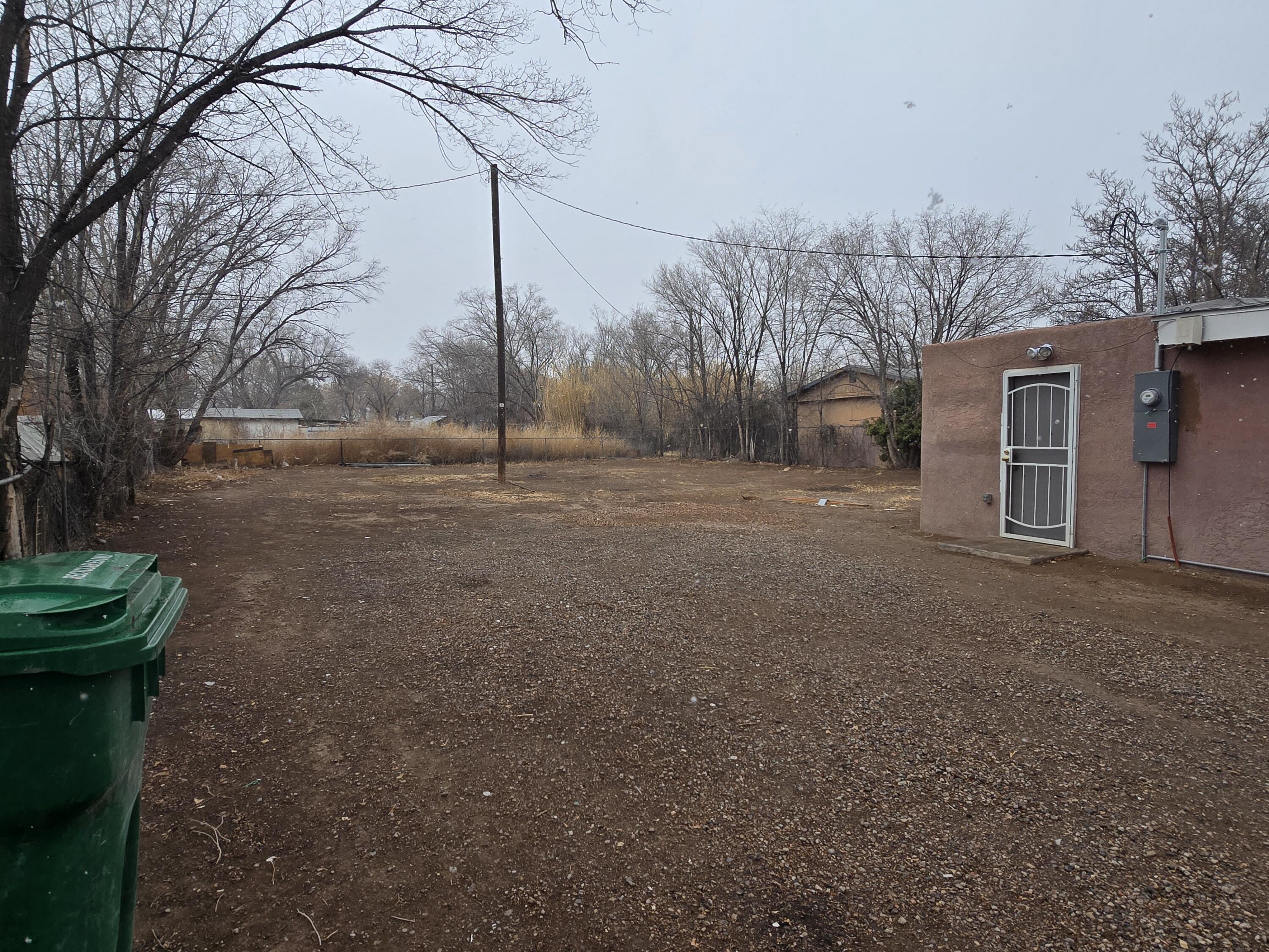 2537 LA VEGA Drive SW