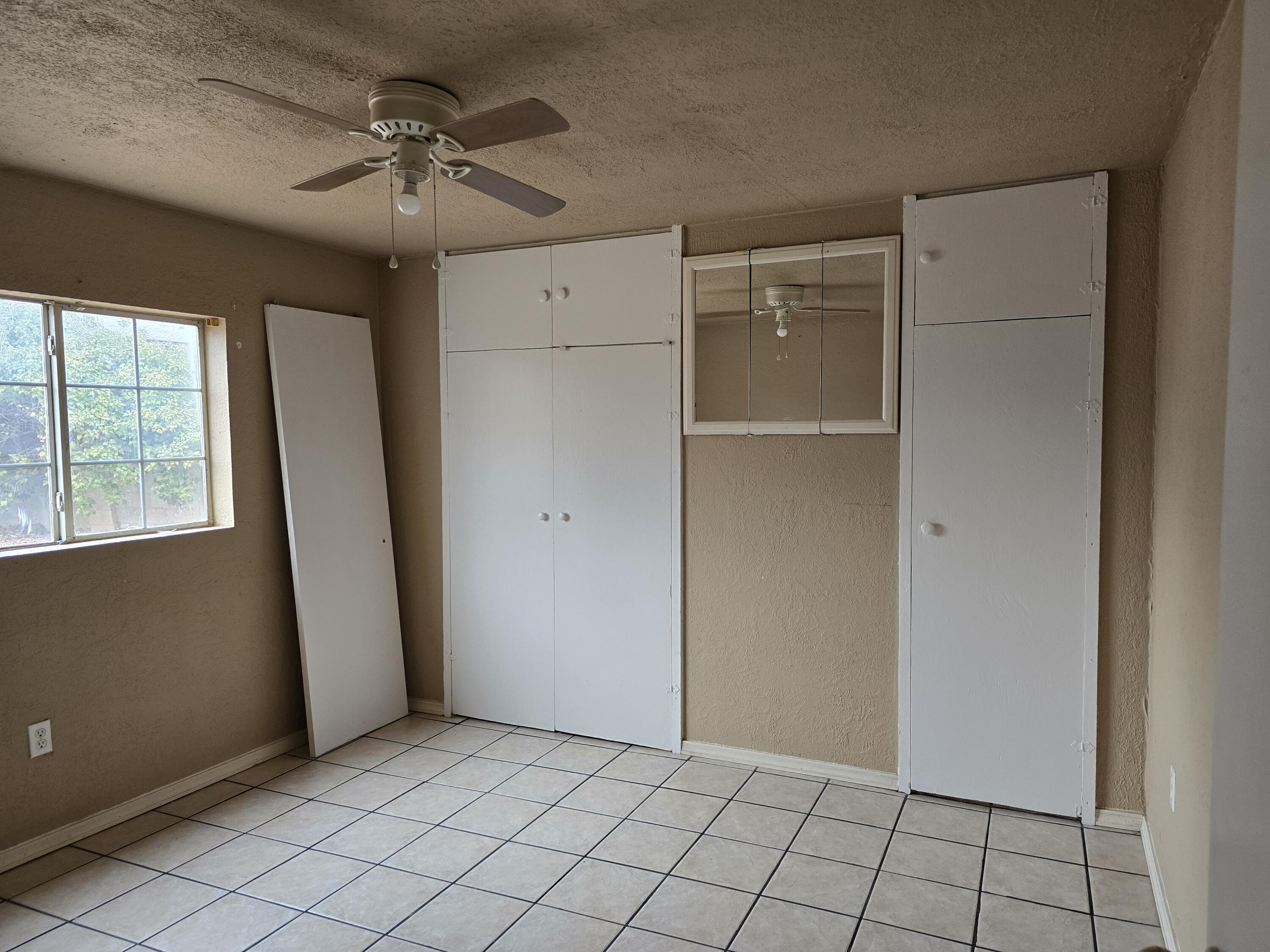 2537 LA VEGA Drive SW