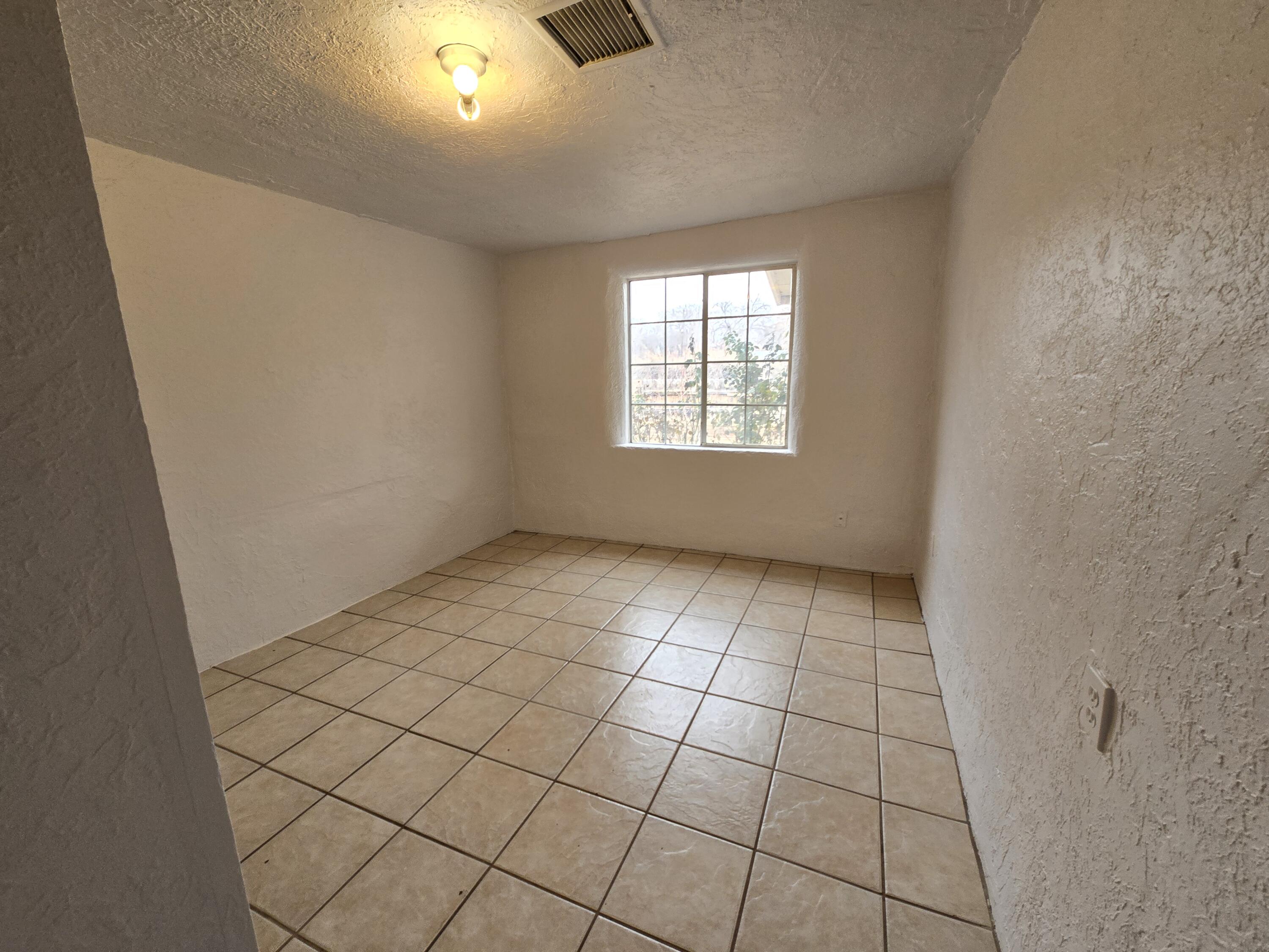 2537 LA VEGA Drive SW