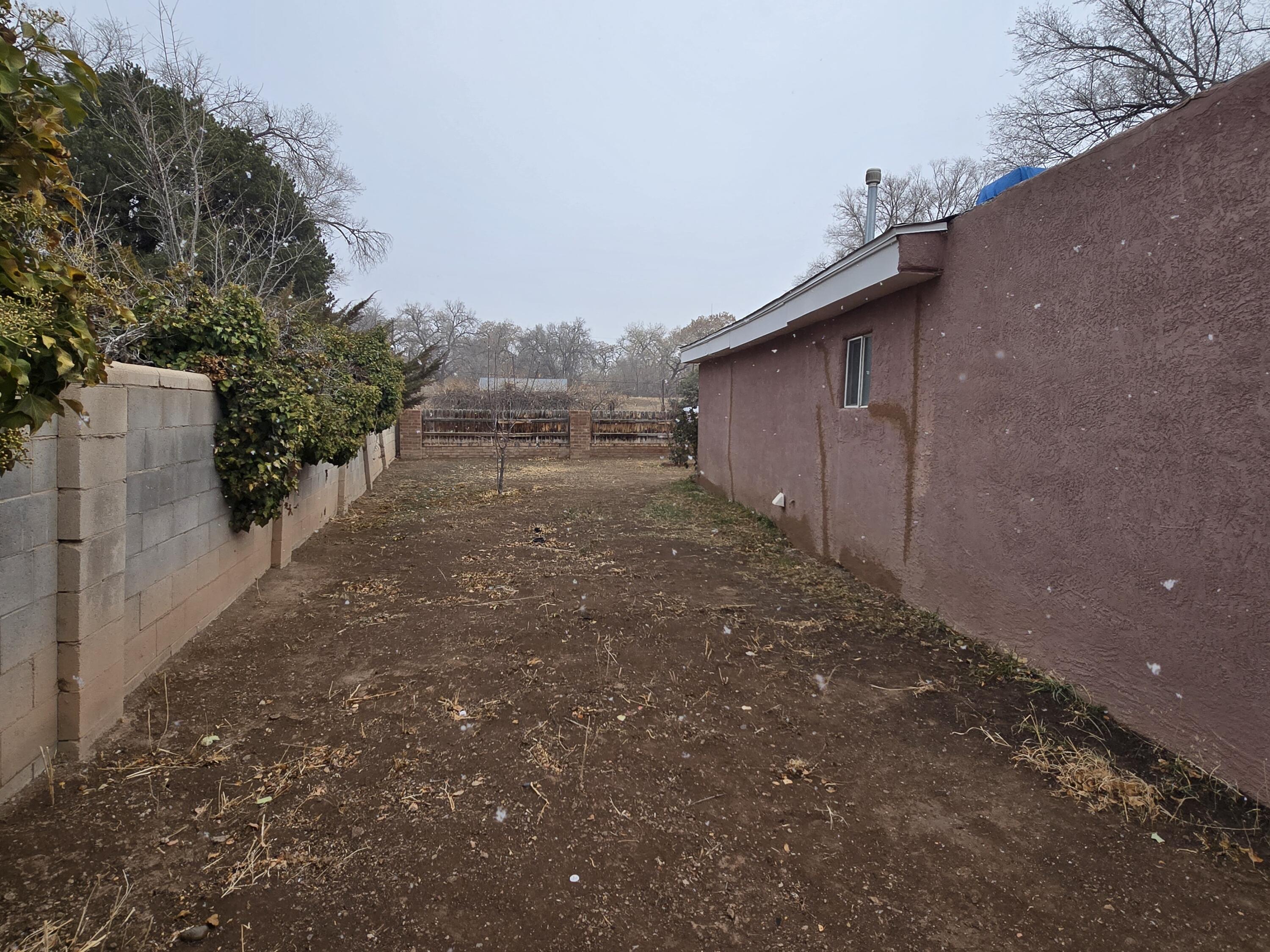 2537 LA VEGA Drive SW