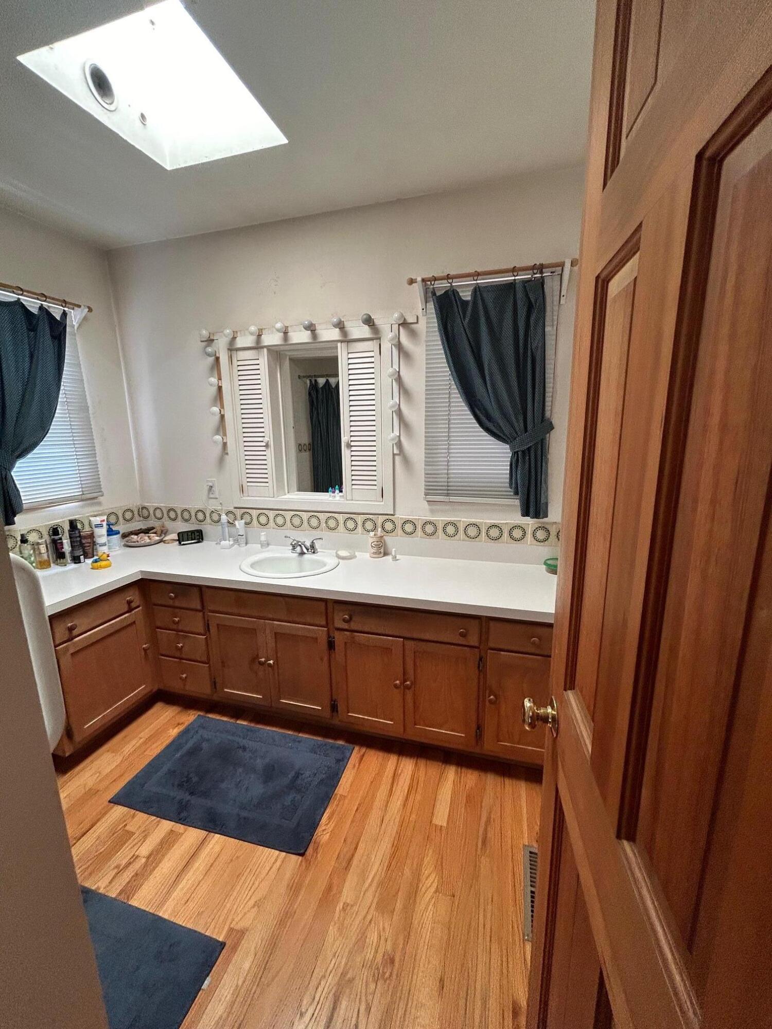 1004 MANZANO Court NW