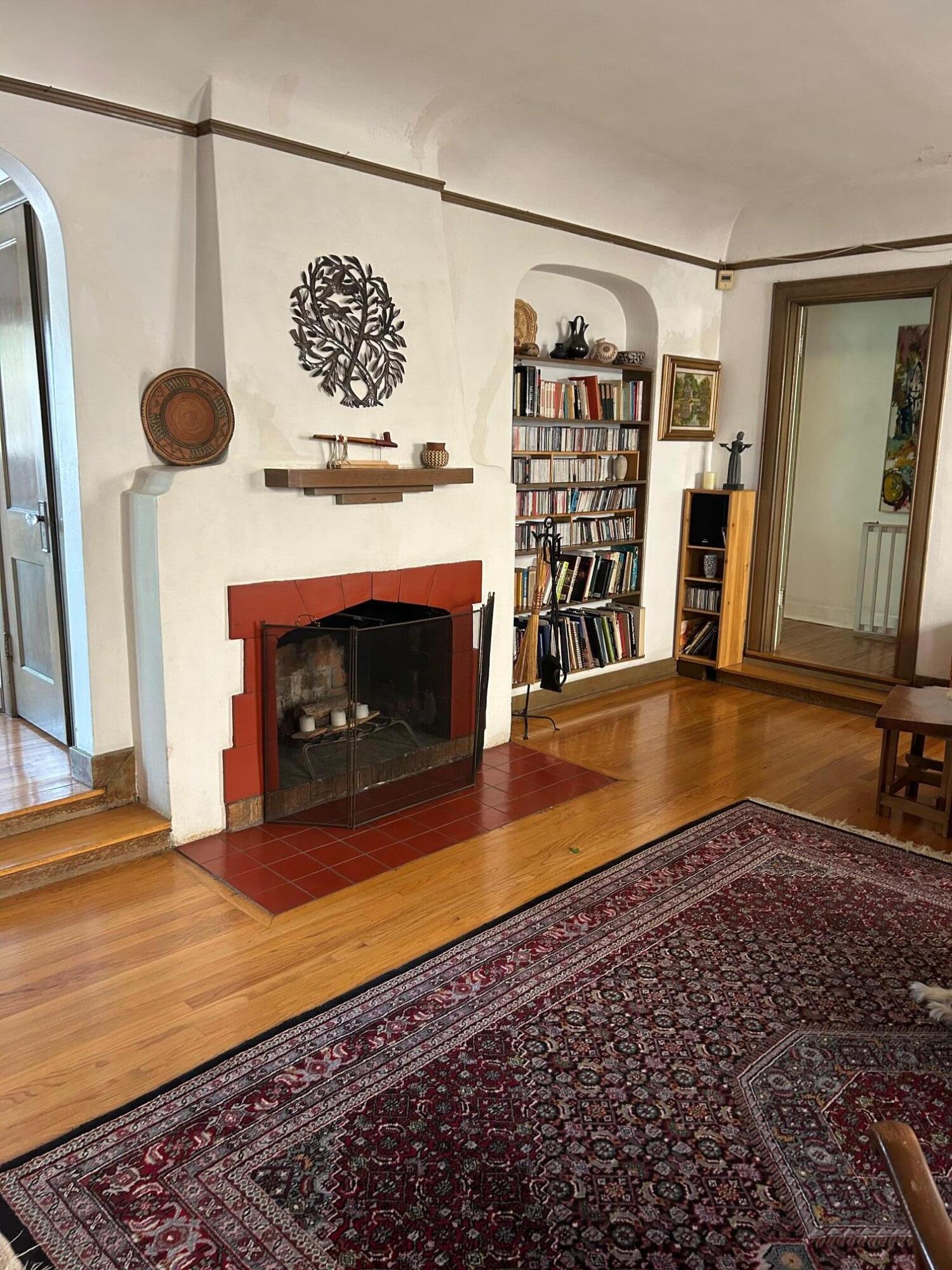 1004 MANZANO Court NW