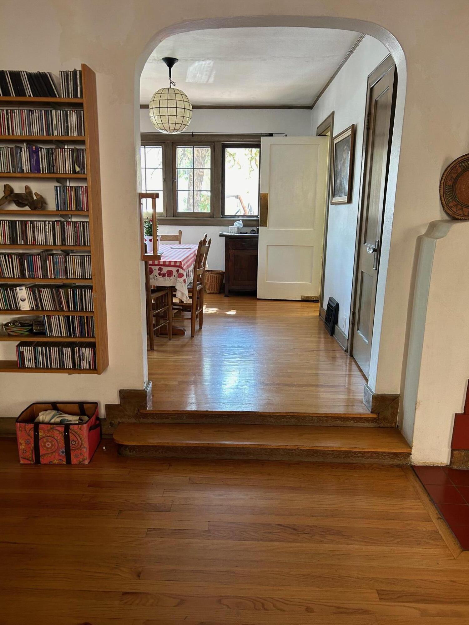 1004 MANZANO Court NW