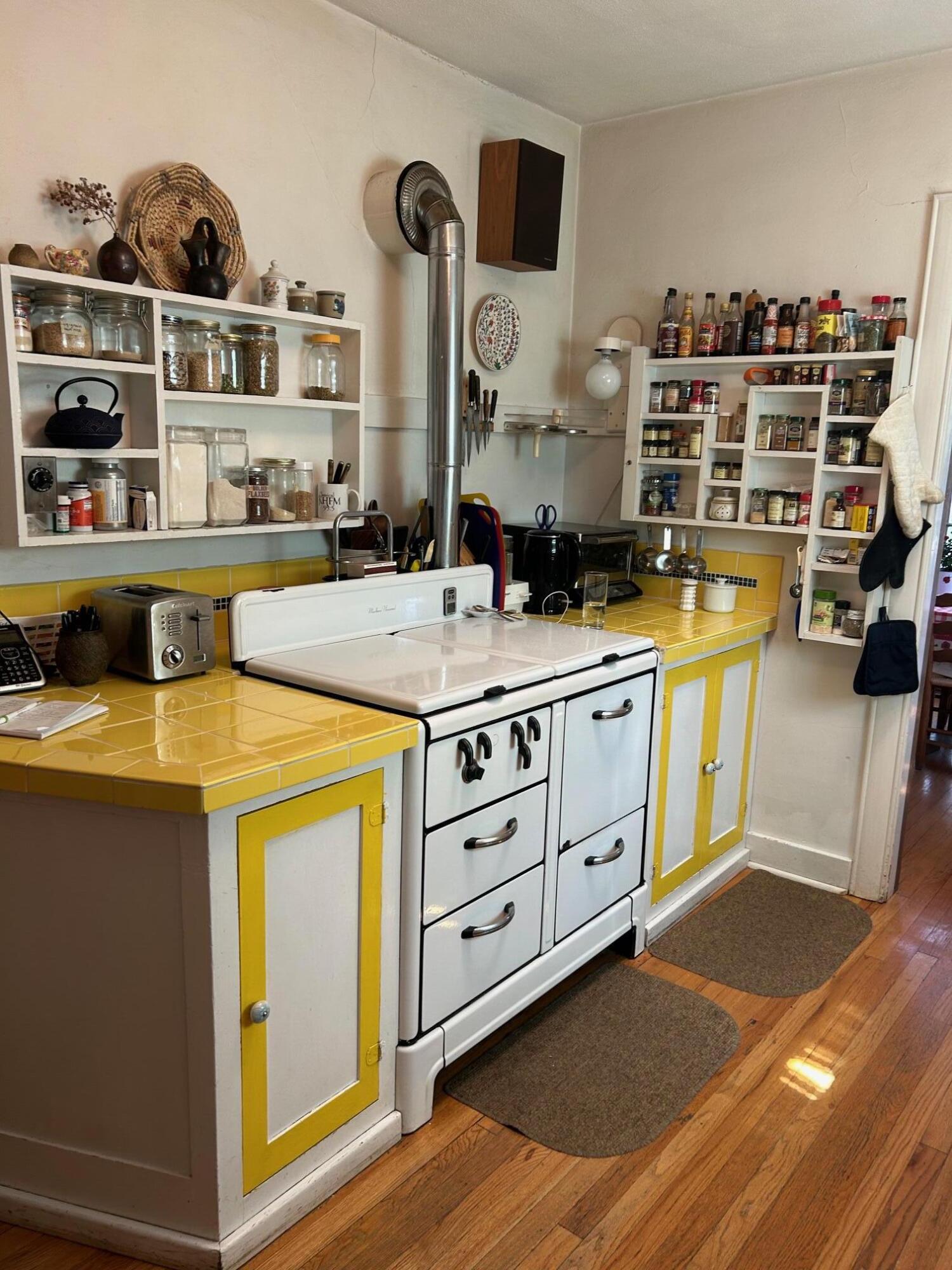 1004 MANZANO Court NW