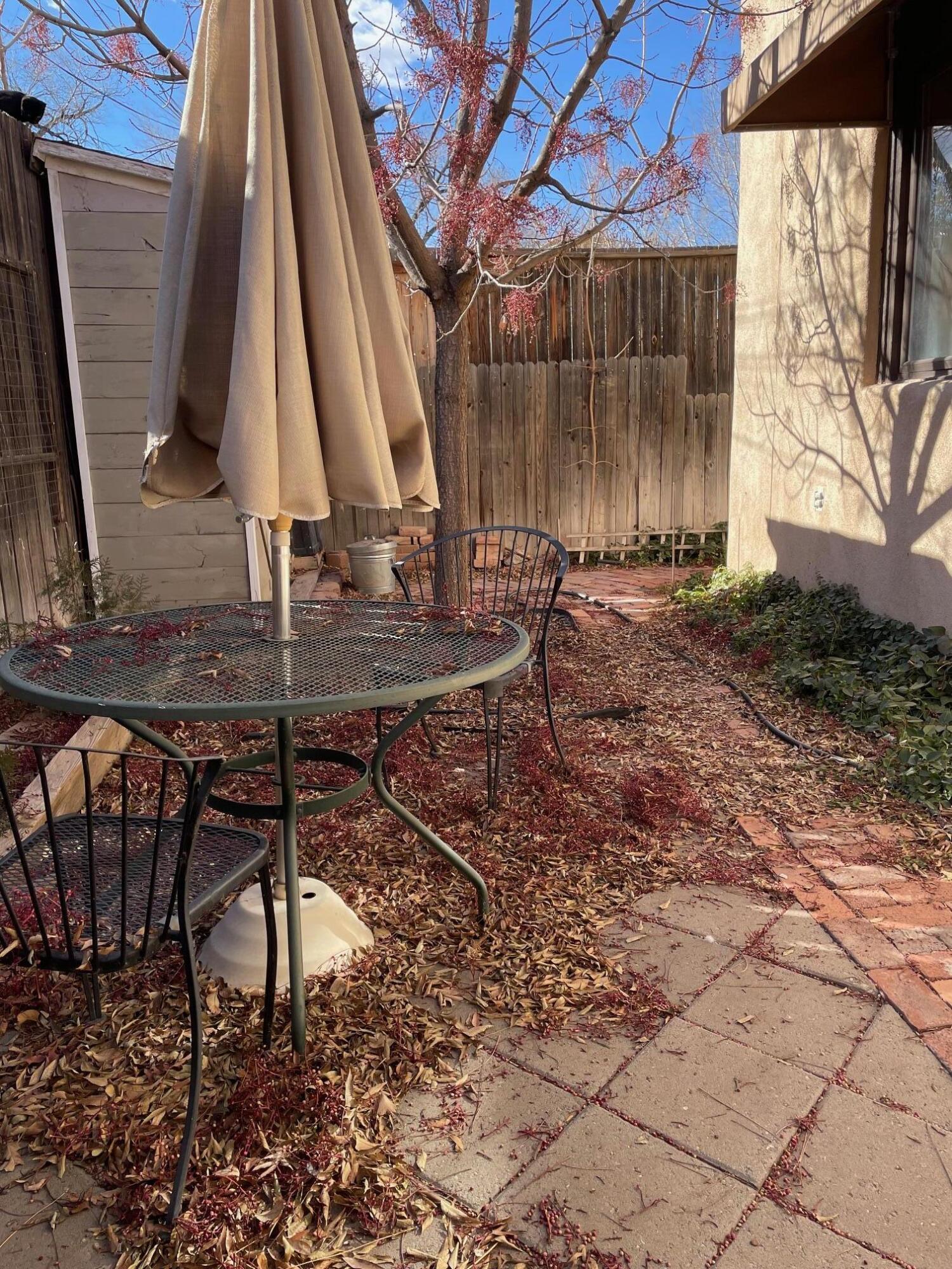 1004 MANZANO Court NW