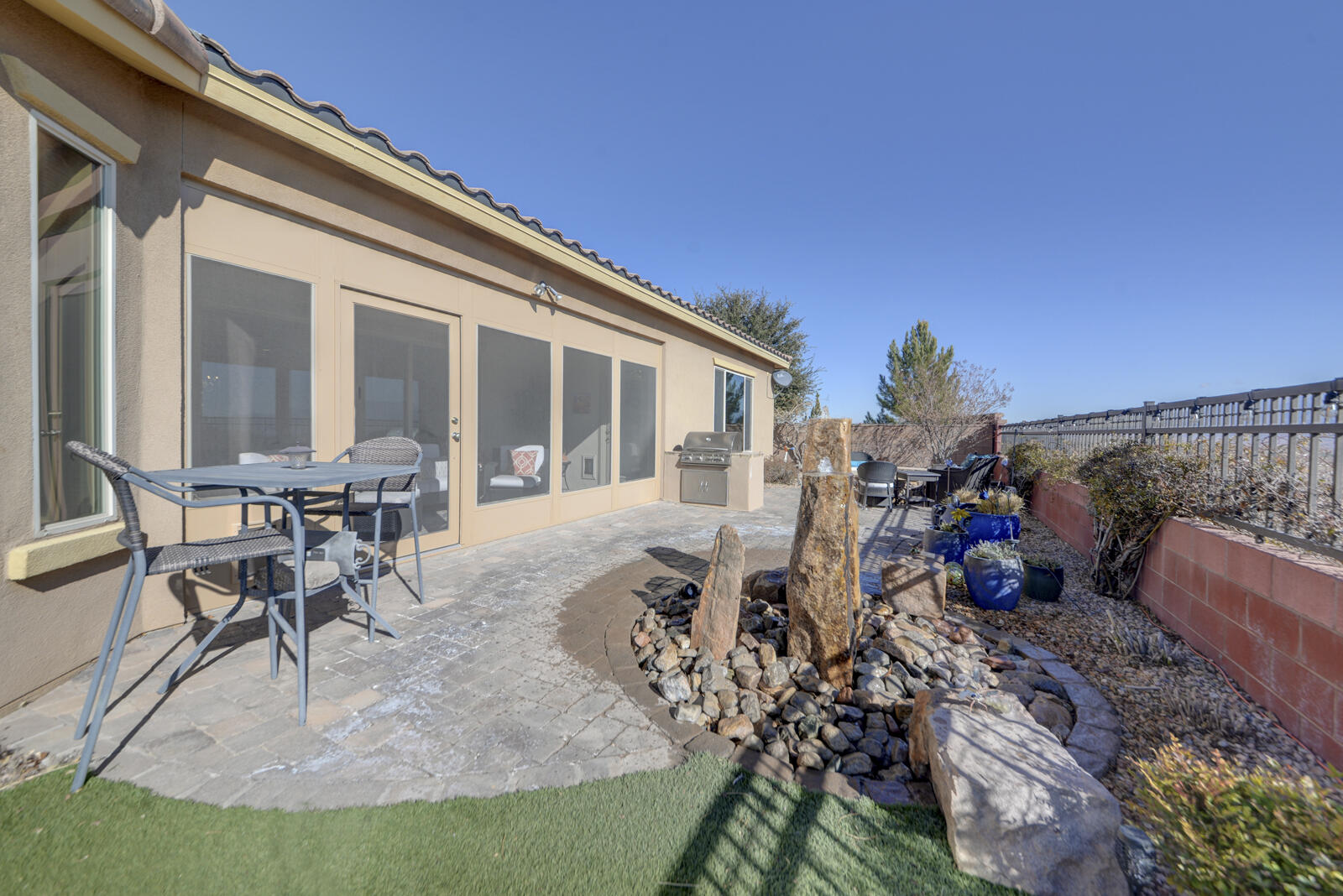 605 SIERRA VERDE Way NE