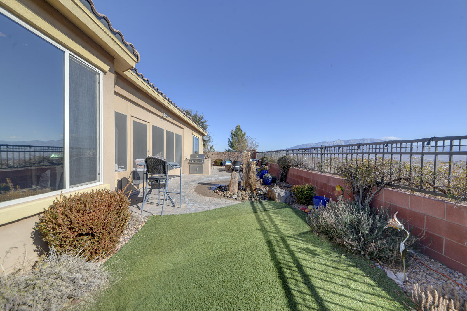 605 SIERRA VERDE Way NE