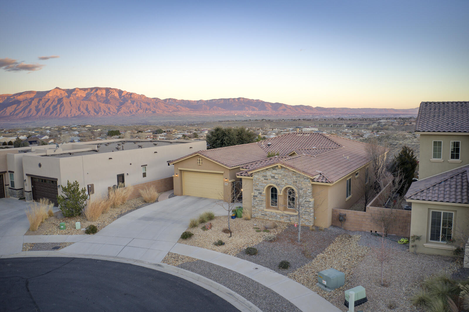 605 SIERRA VERDE Way NE
