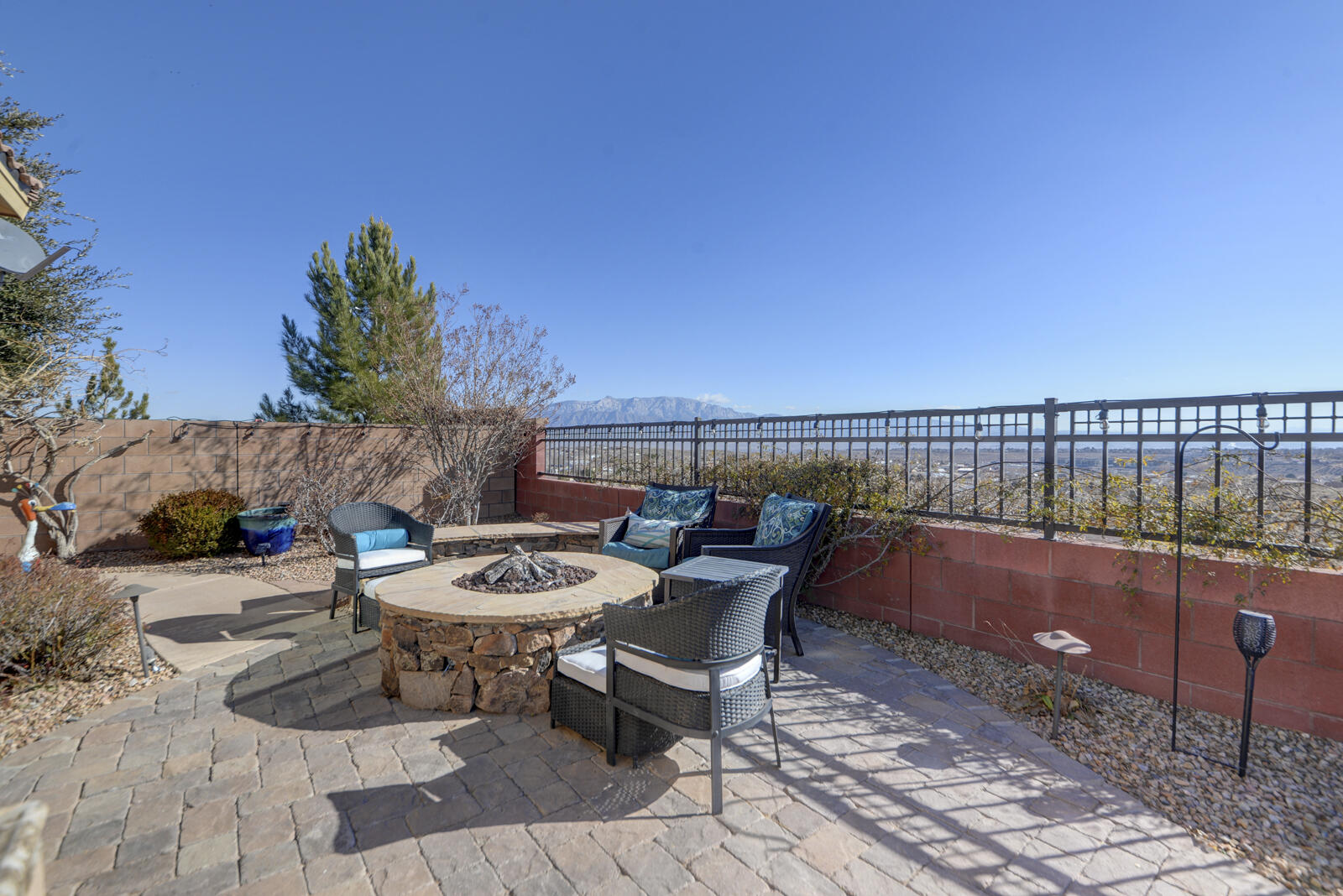 605 SIERRA VERDE Way NE