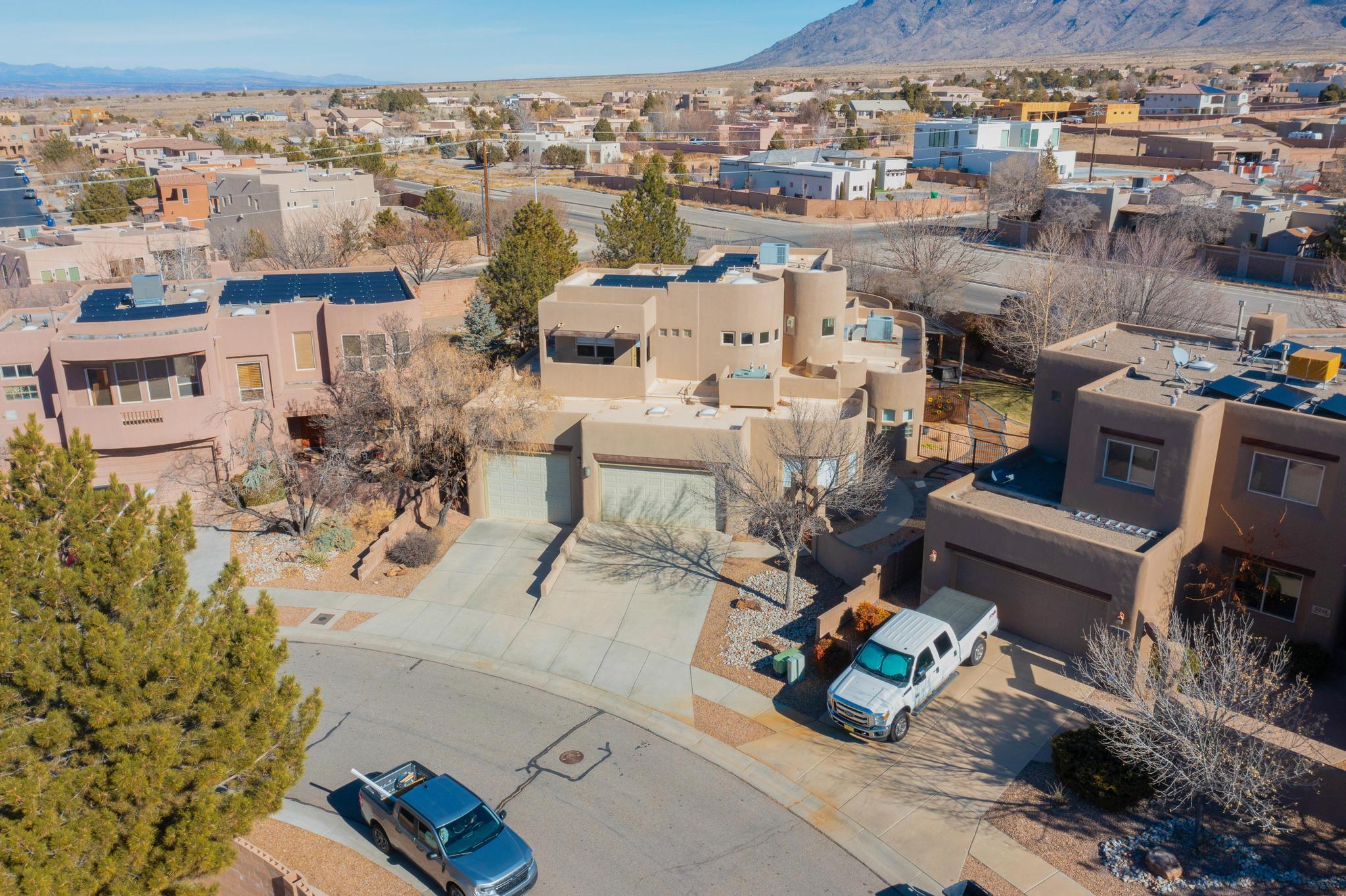 9216 AUTUMN ROSE Drive NE