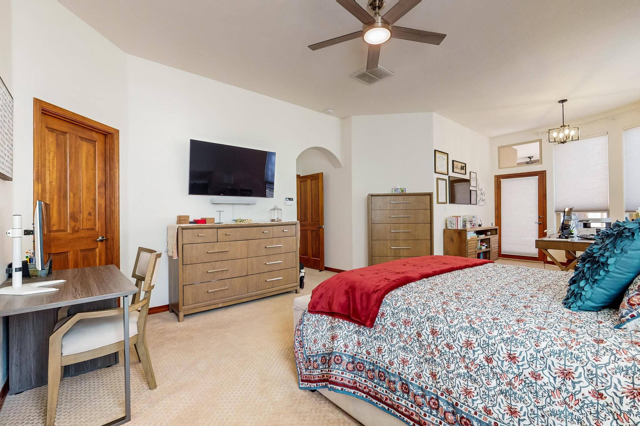 9216 AUTUMN ROSE Drive NE