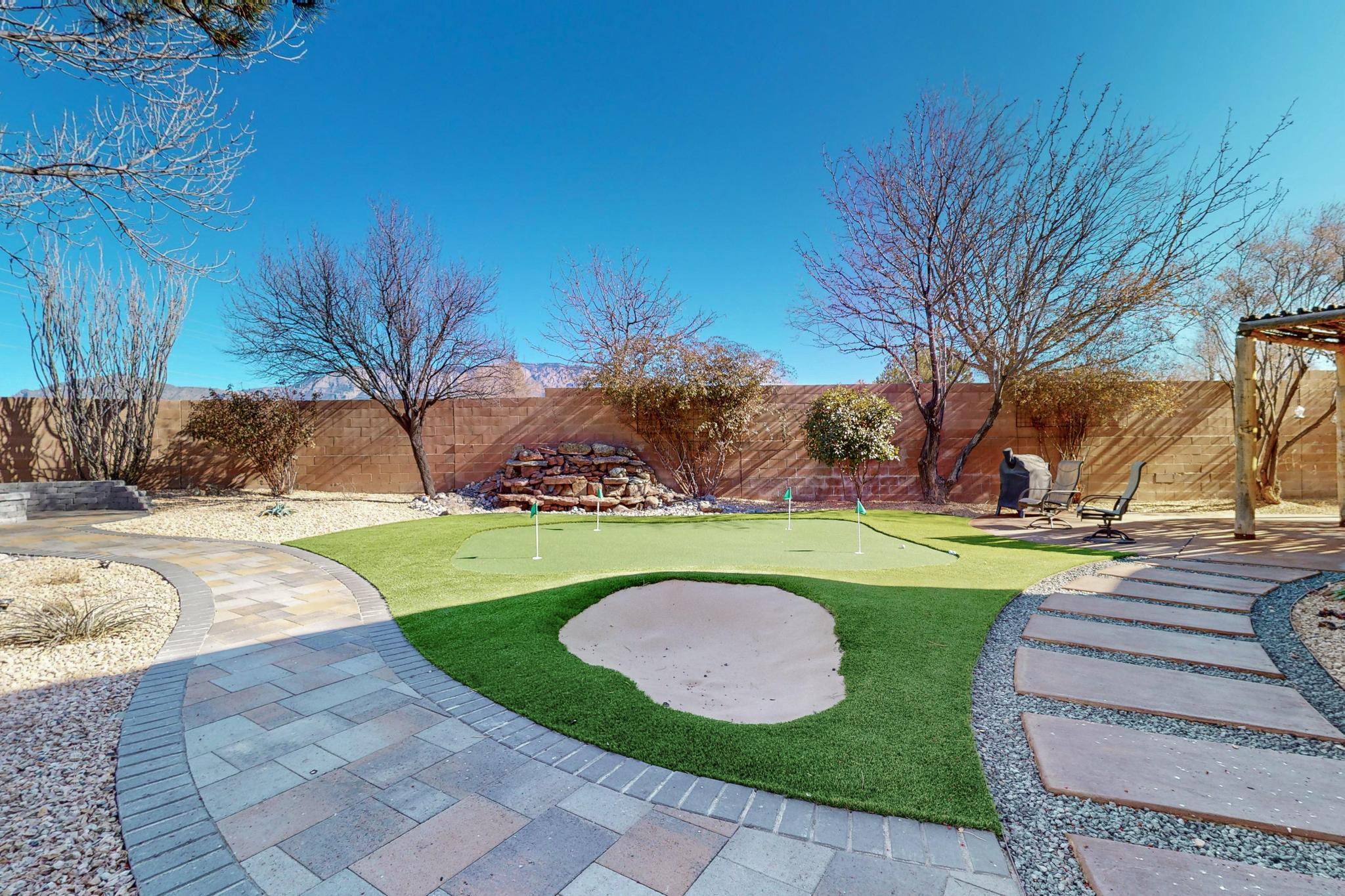 9216 AUTUMN ROSE Drive NE