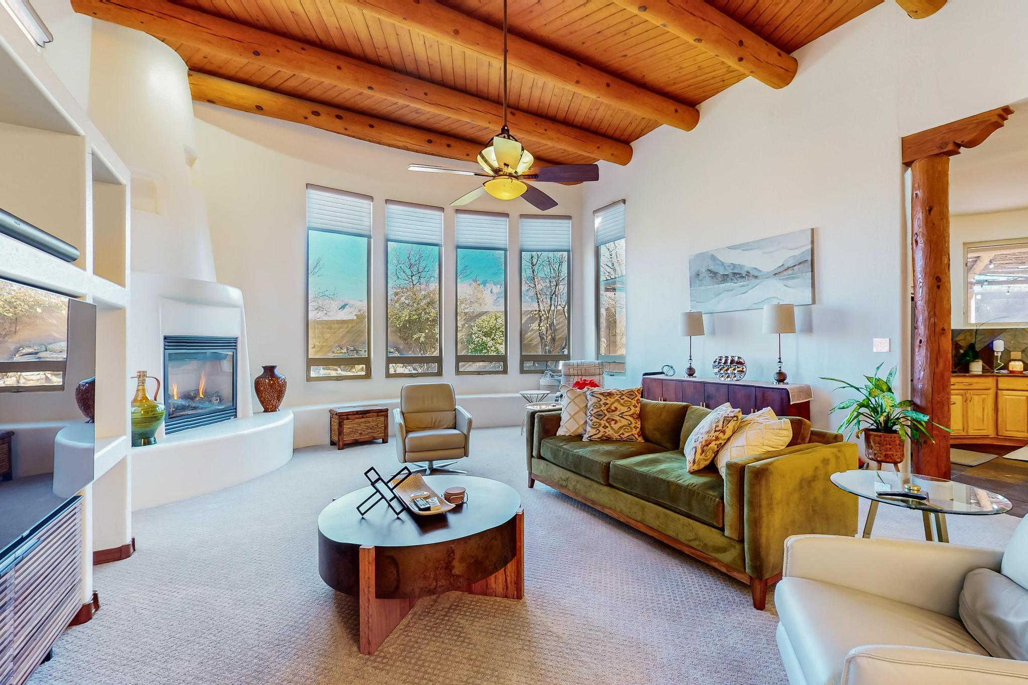 9216 AUTUMN ROSE Drive NE