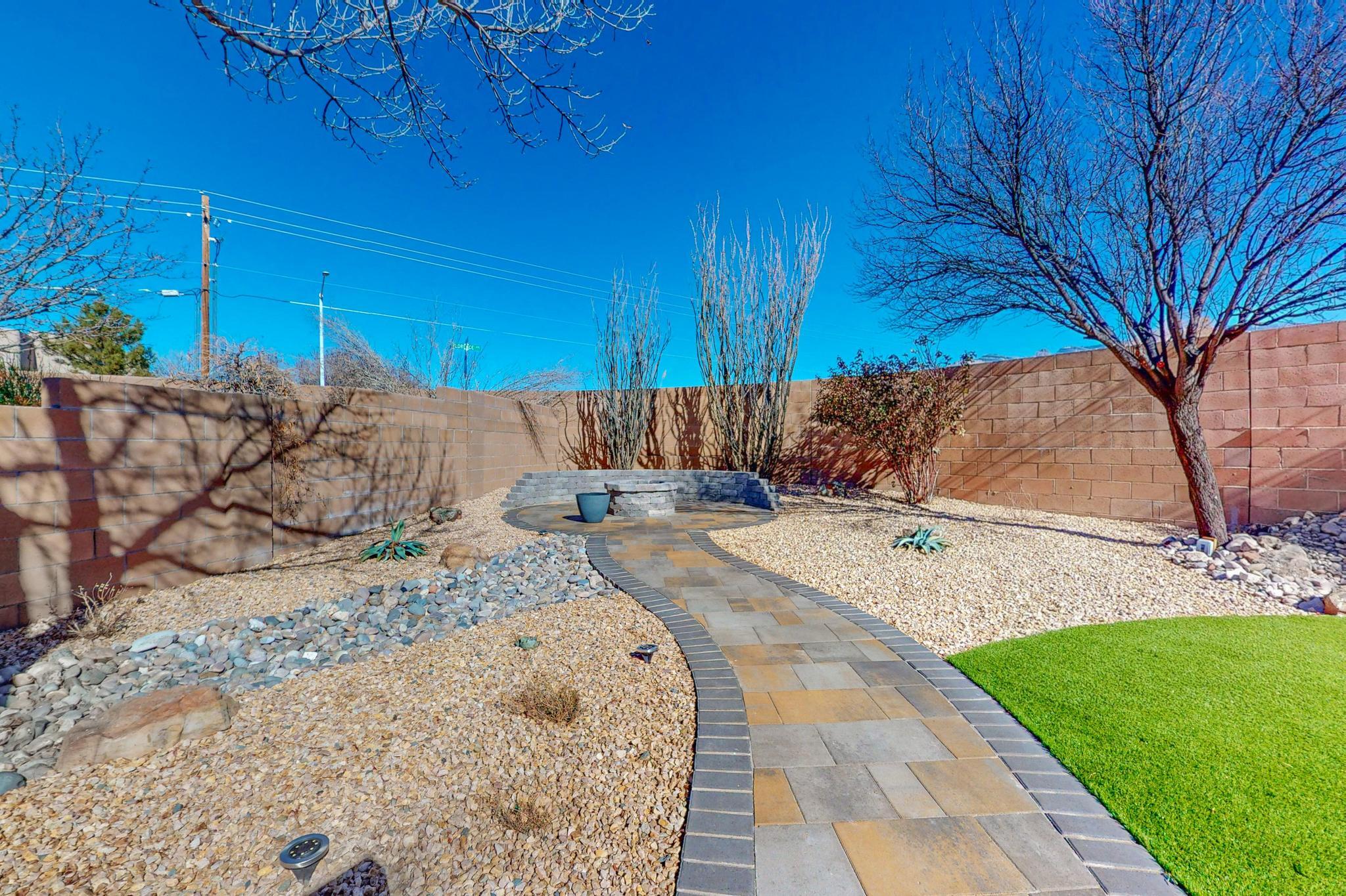 9216 AUTUMN ROSE Drive NE