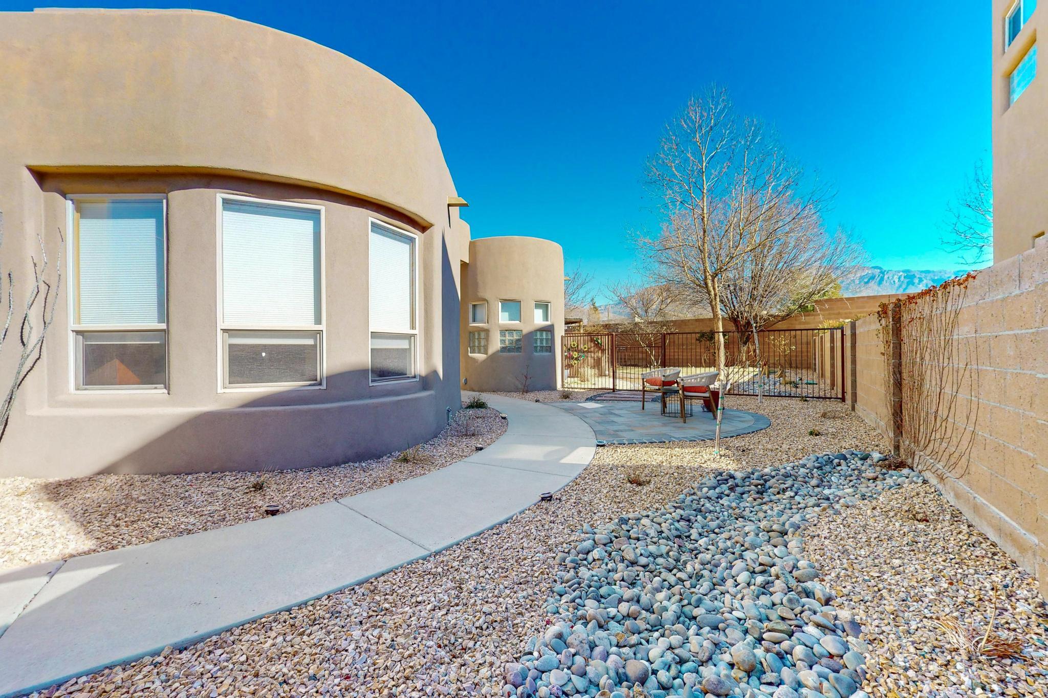 9216 AUTUMN ROSE Drive NE