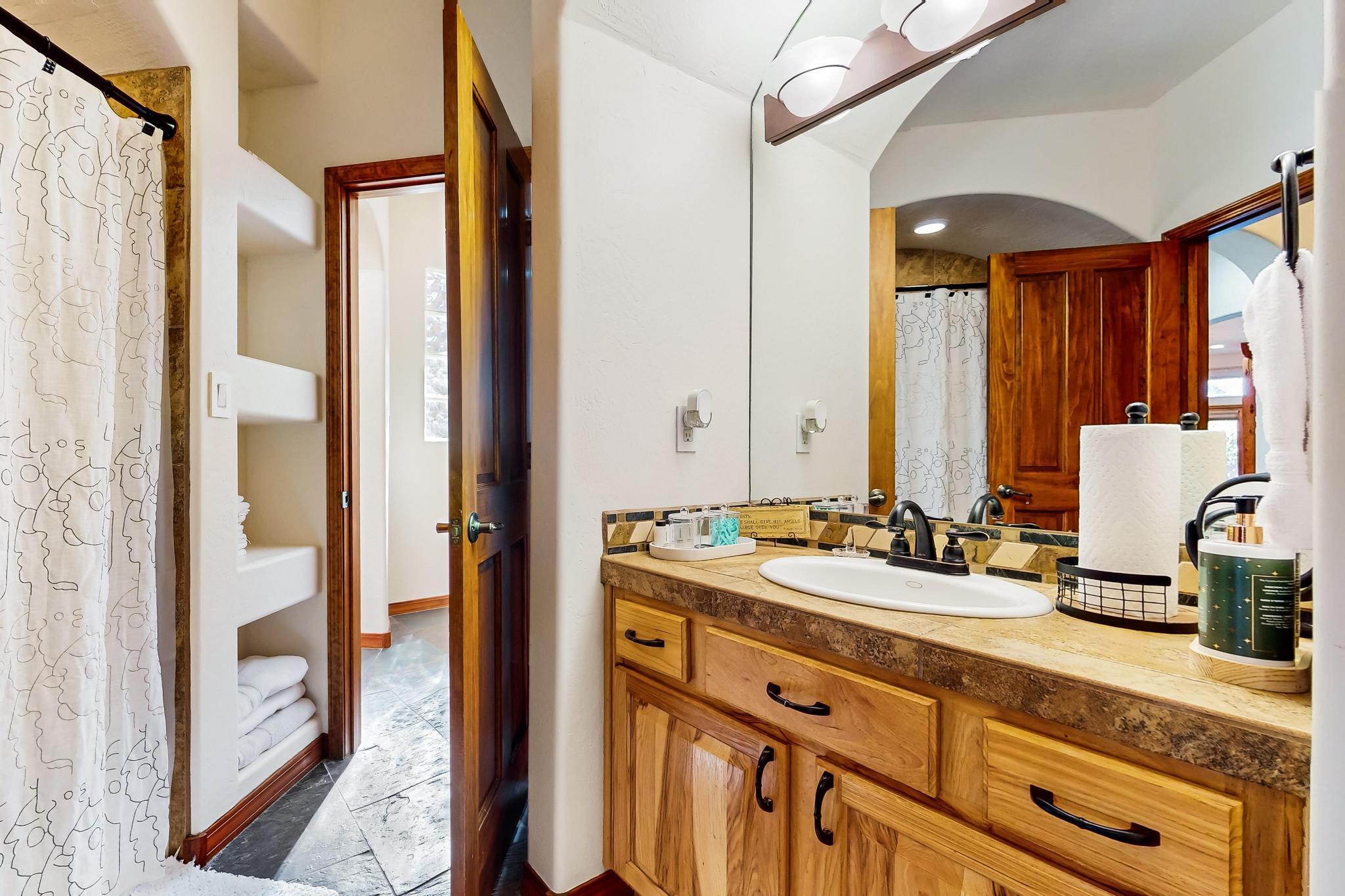 9216 AUTUMN ROSE Drive NE